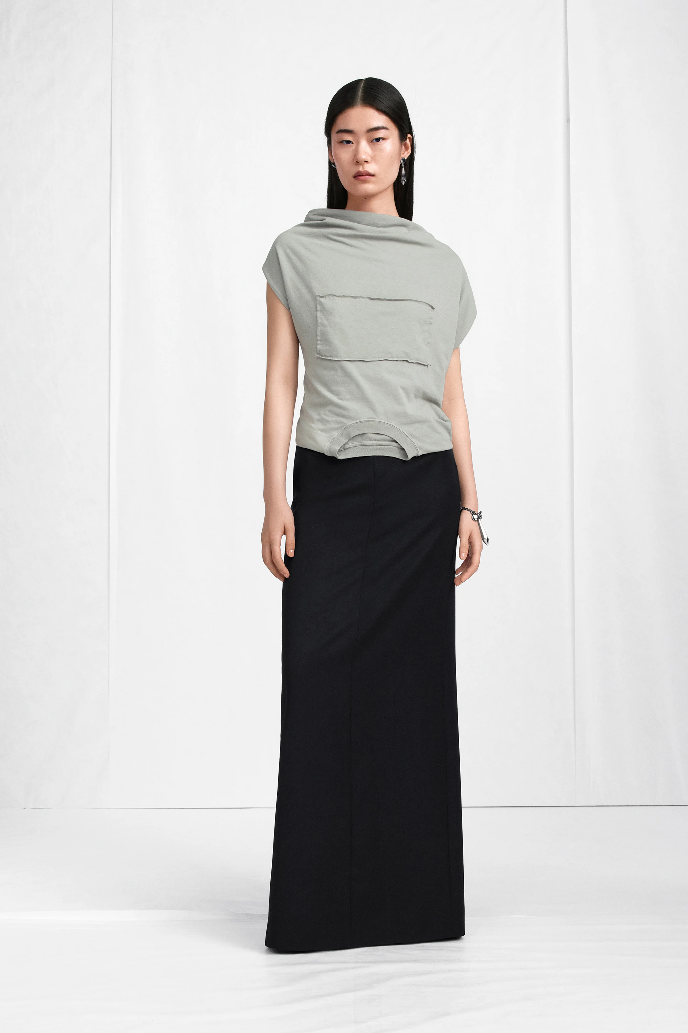 High-Waist Virgin Wool Column Skirt - 1
