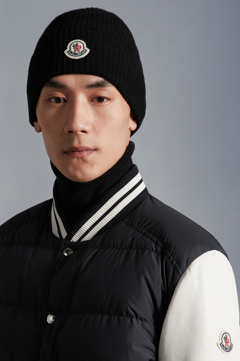 Moncler Wool Neck Warmer outlook