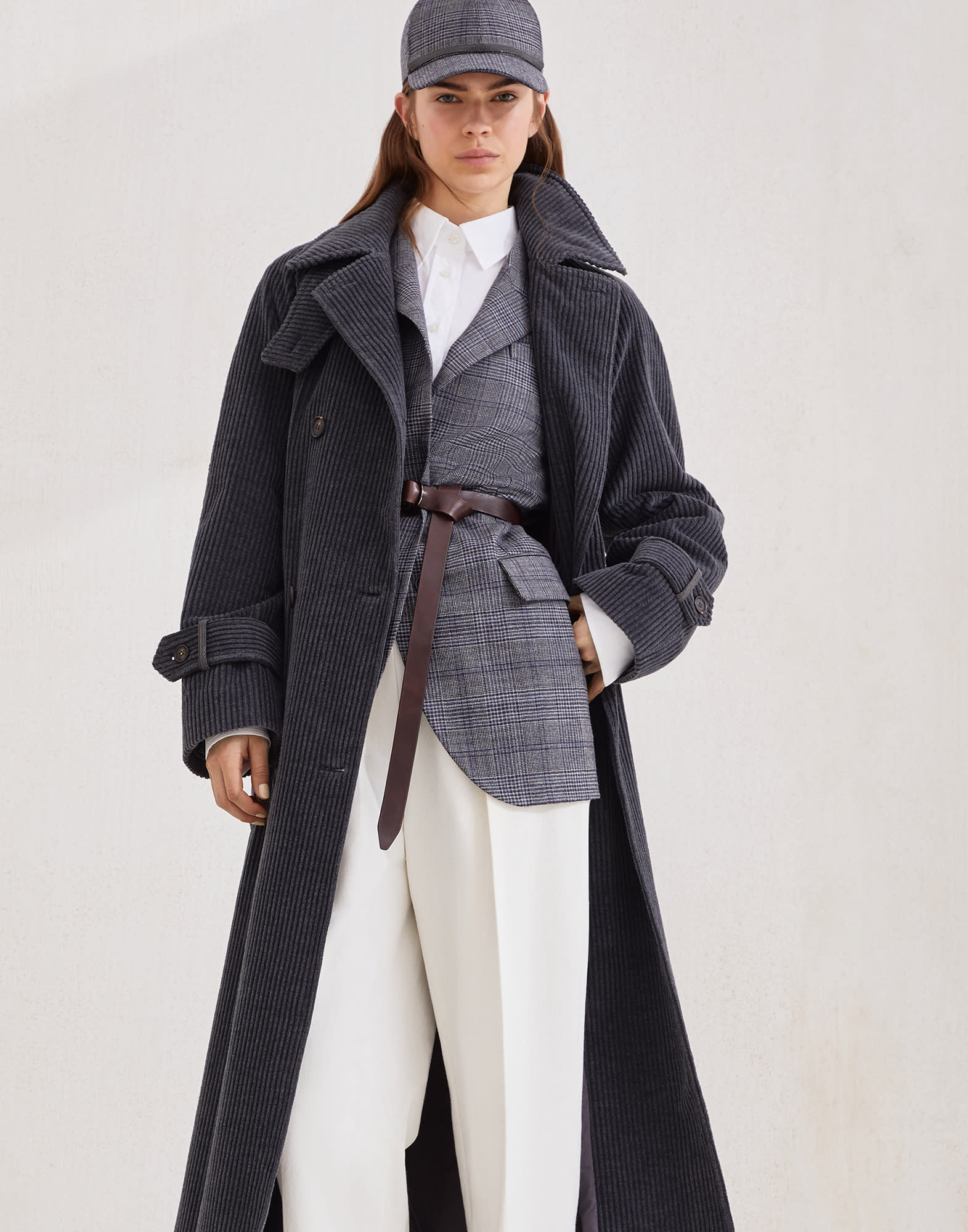 Cotton and cashmere wide rib corduroy trench with shiny cuff details - 4