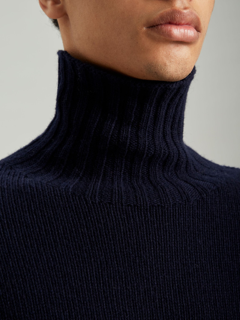 CURVED LOGO TURTLENECK SWEATER 7