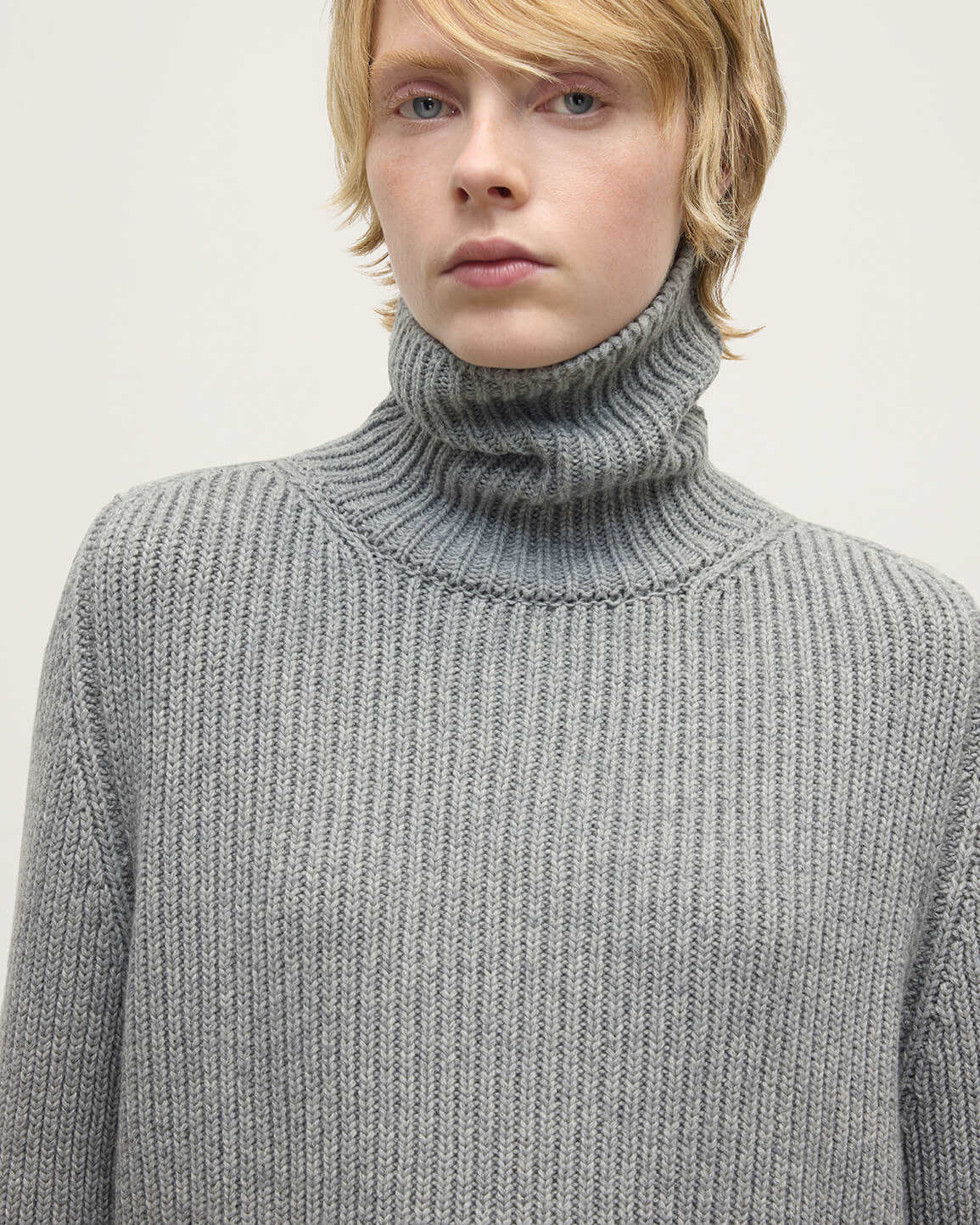 Roll-Collar Grey Cashmere Jumper - 5