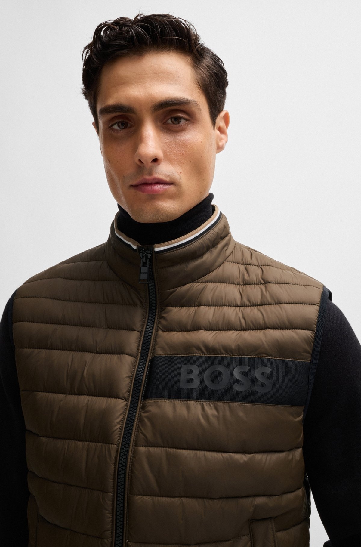 WATER-REPELLENT GILET WITH 3D-LOGO TAPE - 5