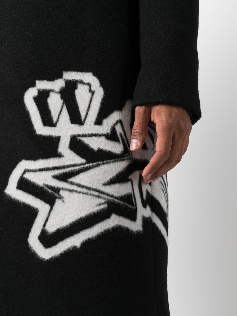 intarsia-graffiti logo single-breasted coat - 5