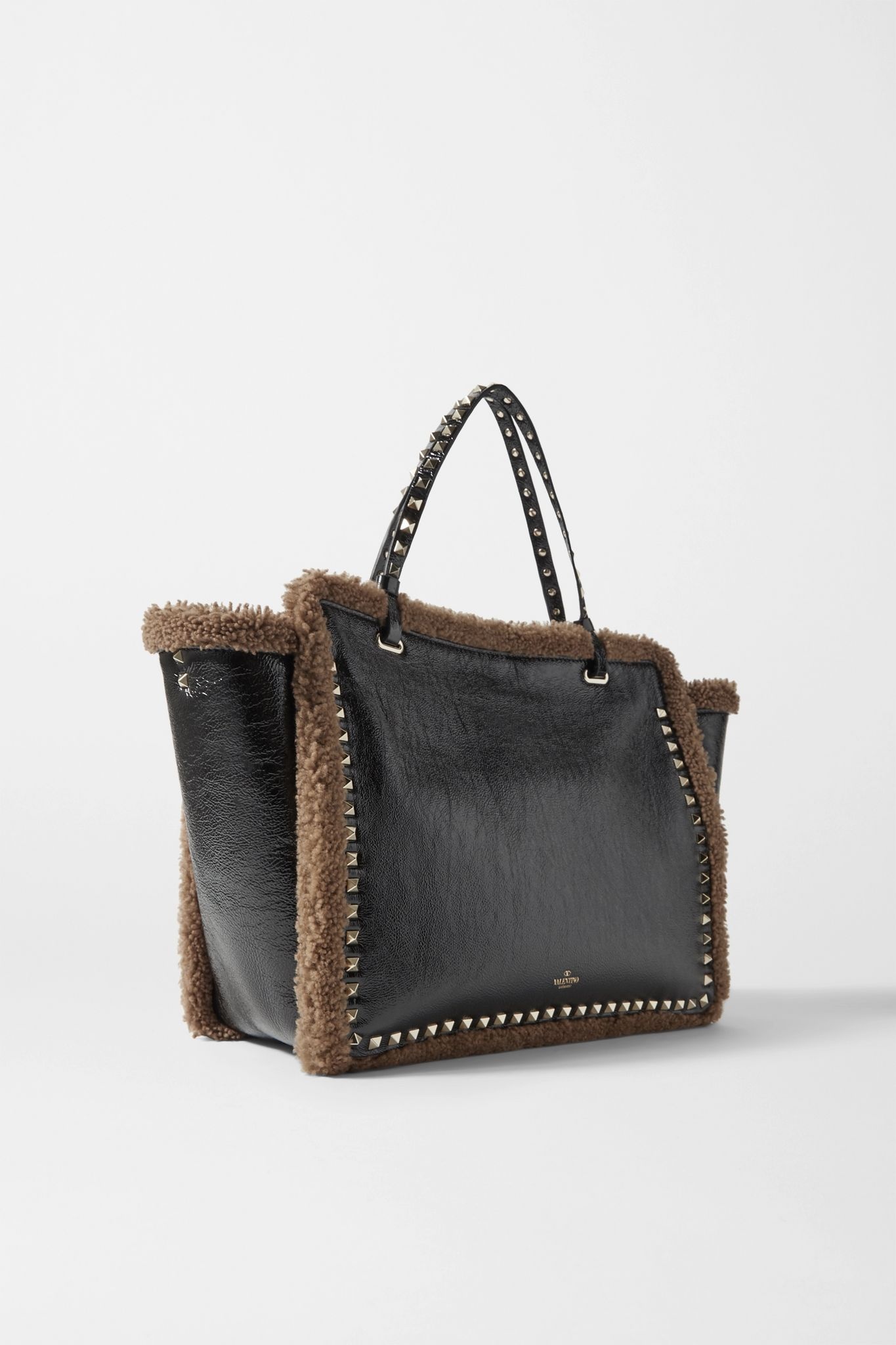 Valentino Garavani Rockstud shearling-trimmed crinkled-leather tote - 3