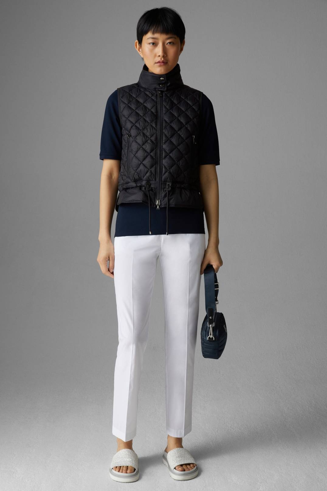 ELINA QUILTED VEST IN NAVY BLUE - 4
