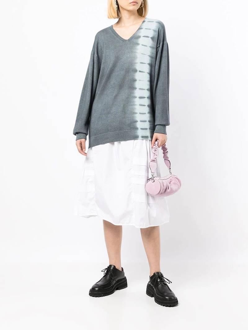 SUZUSAN seamless cashmere V-neck pullover outlook