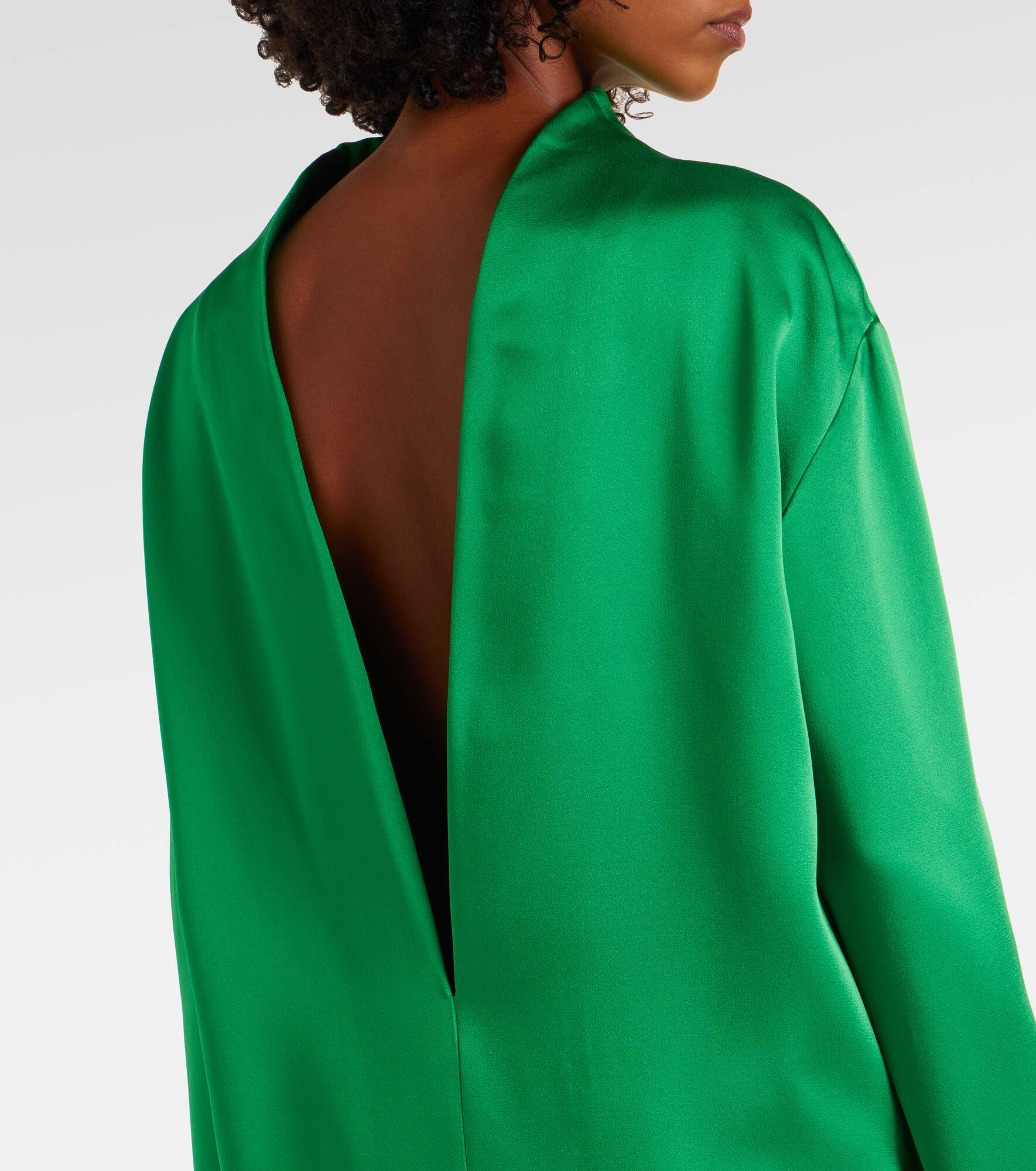 Crêpe satin gown - 5