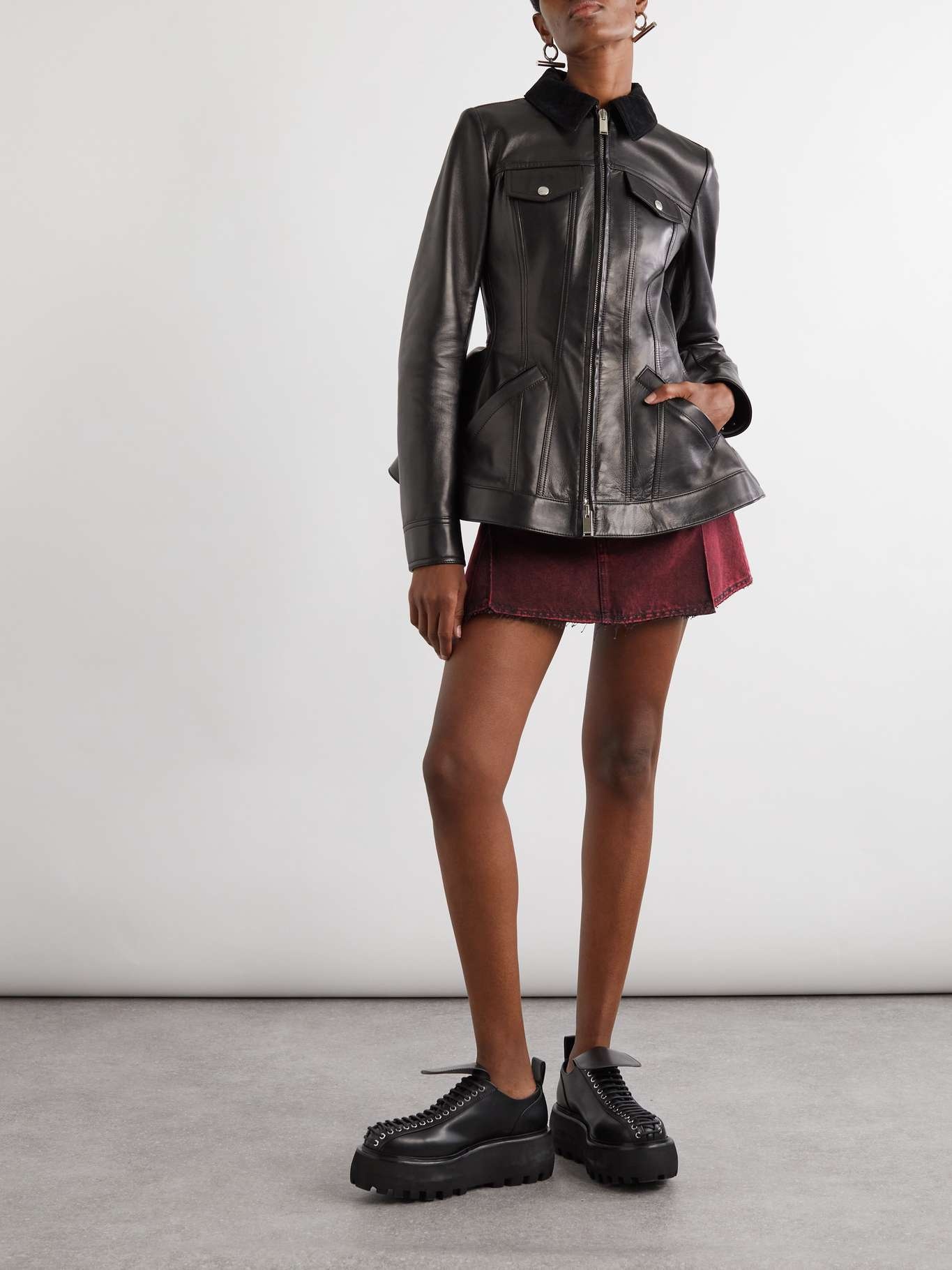 Alexander McQueen Pleated frayed denim mini skirt Burgundy