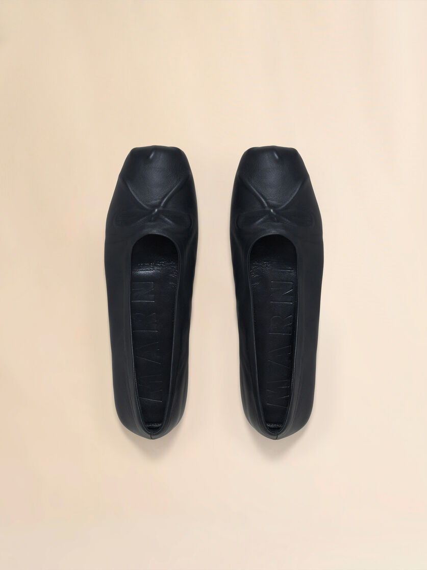 BLACK LEATHER SEAMLESS BALLET FLAT - 4