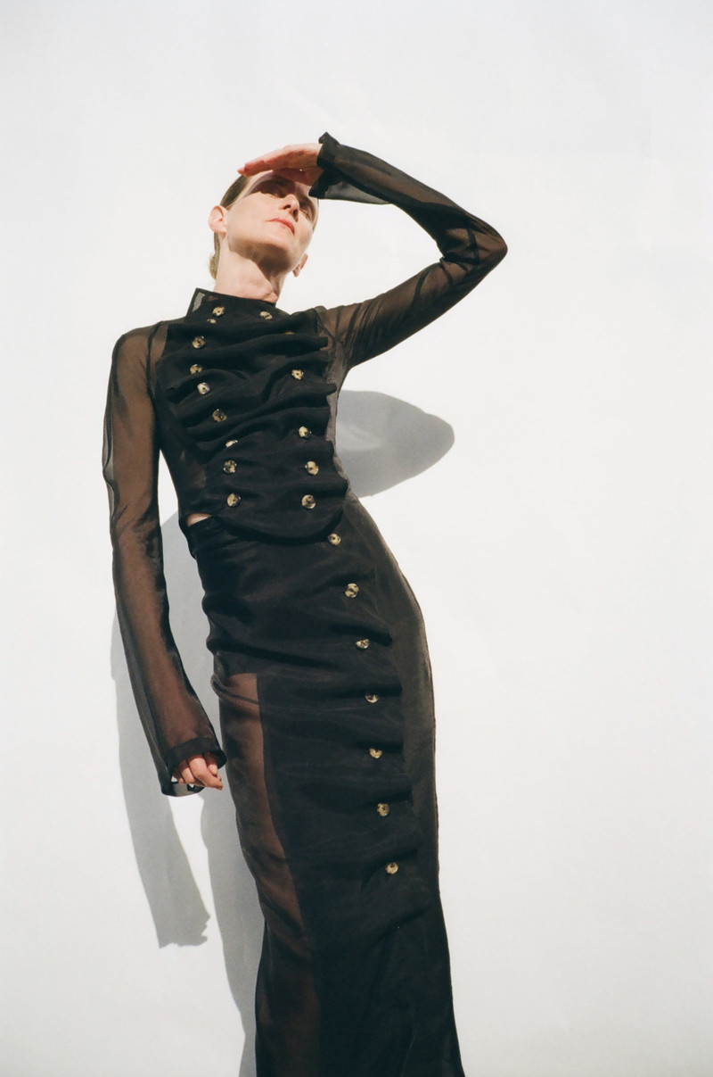 ROUNDED HEMLINE SKIRT BLACK 2