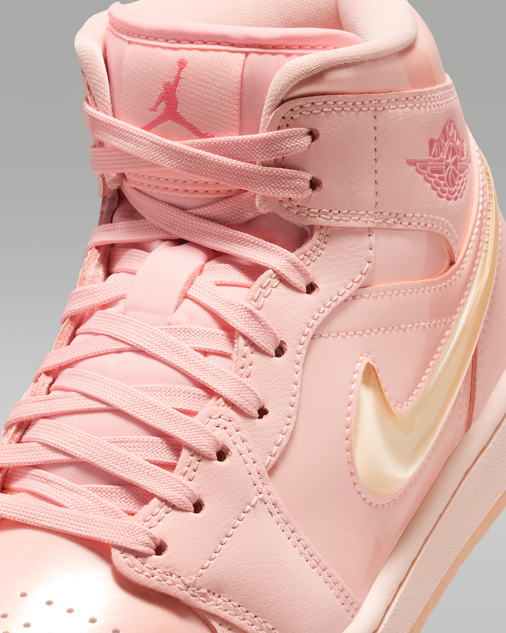 Air Jordan 1 Mid SE Women's Shoes - 7