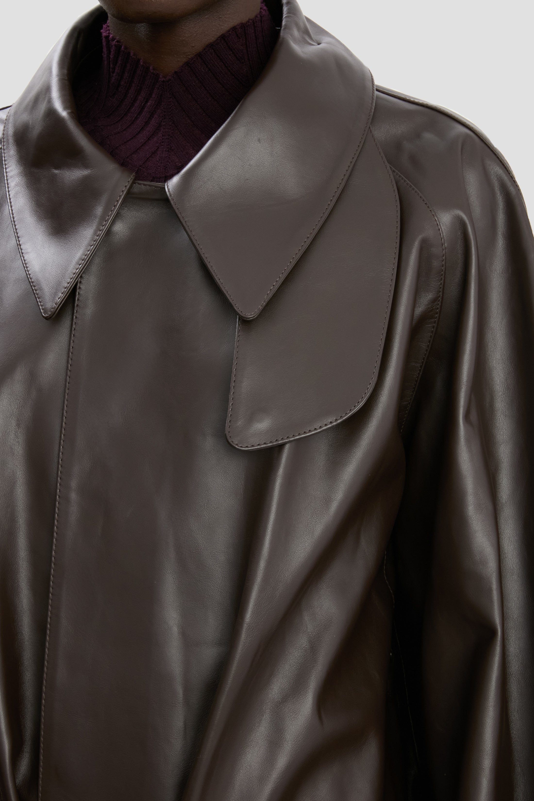 Cropped Belted Leather Trench In Dark Chocolate - 3