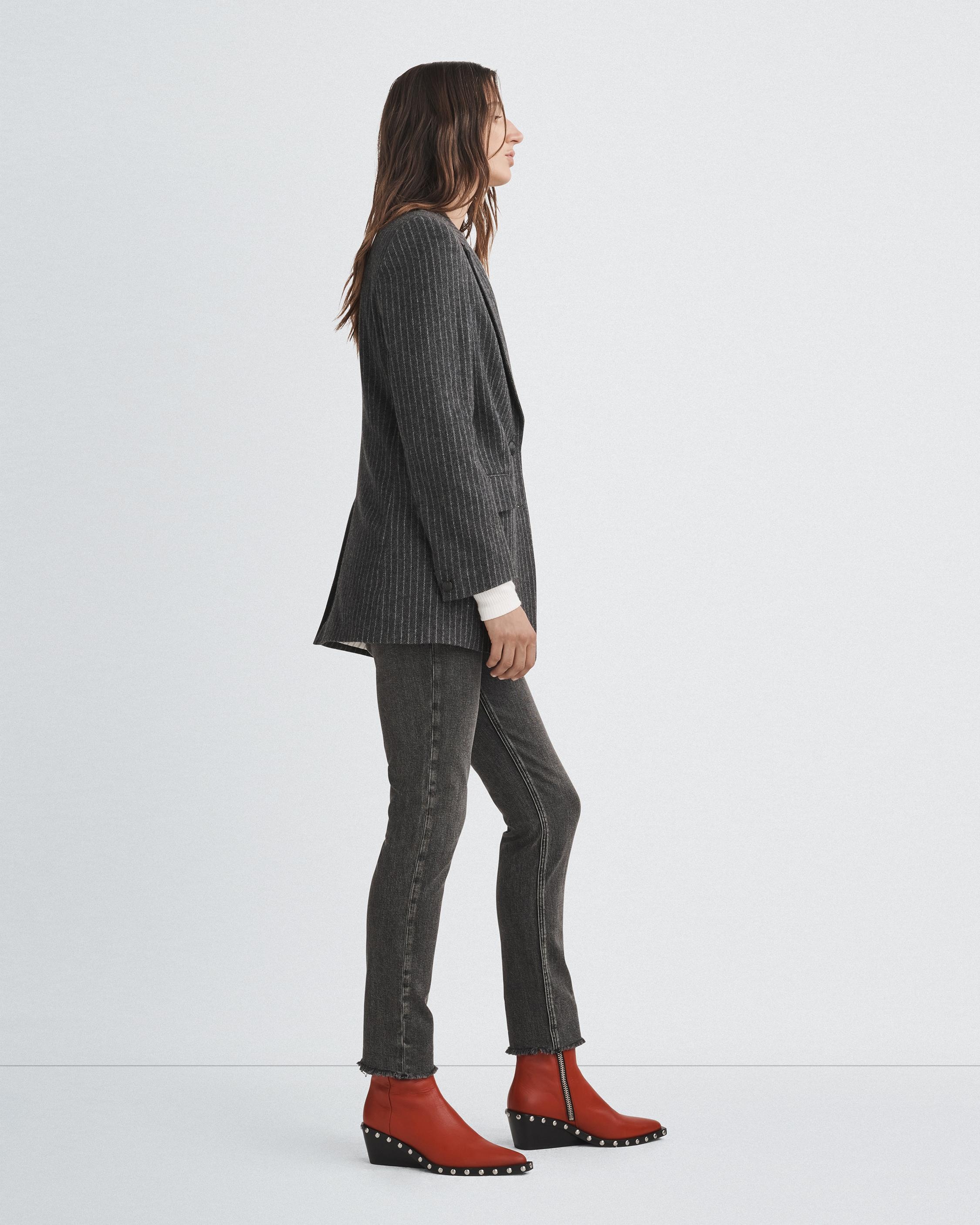 Charles Italian Wool Blazer
Relaxed Fit - 4