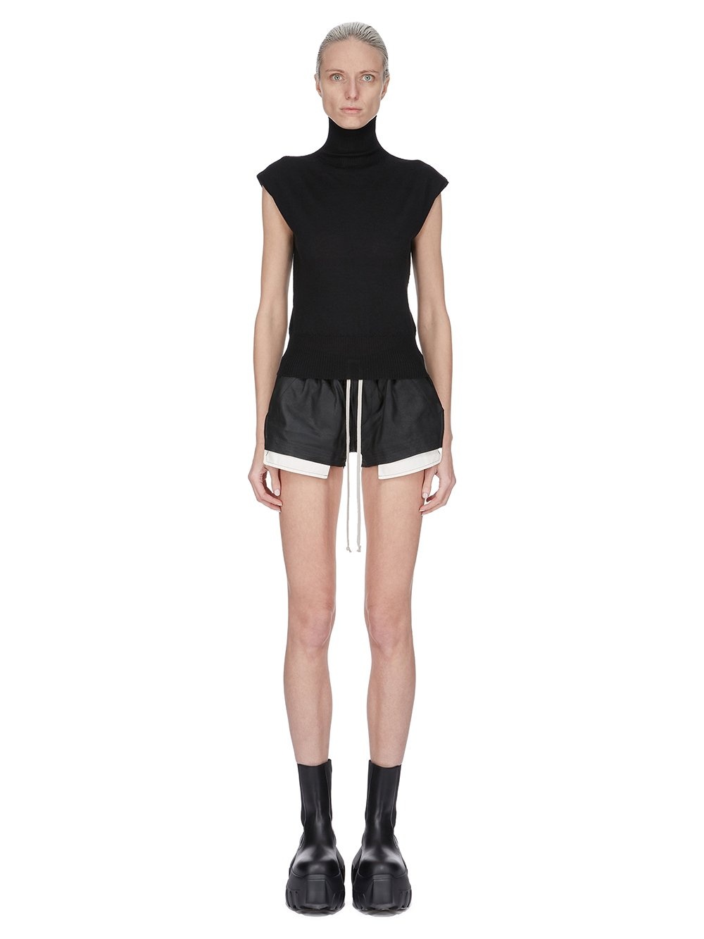 【正規店出品】RICK OWENS RP01B4328 J FOG SHORTS VANILLA Rick Owens Fog Shorts | Black | FARFETCH