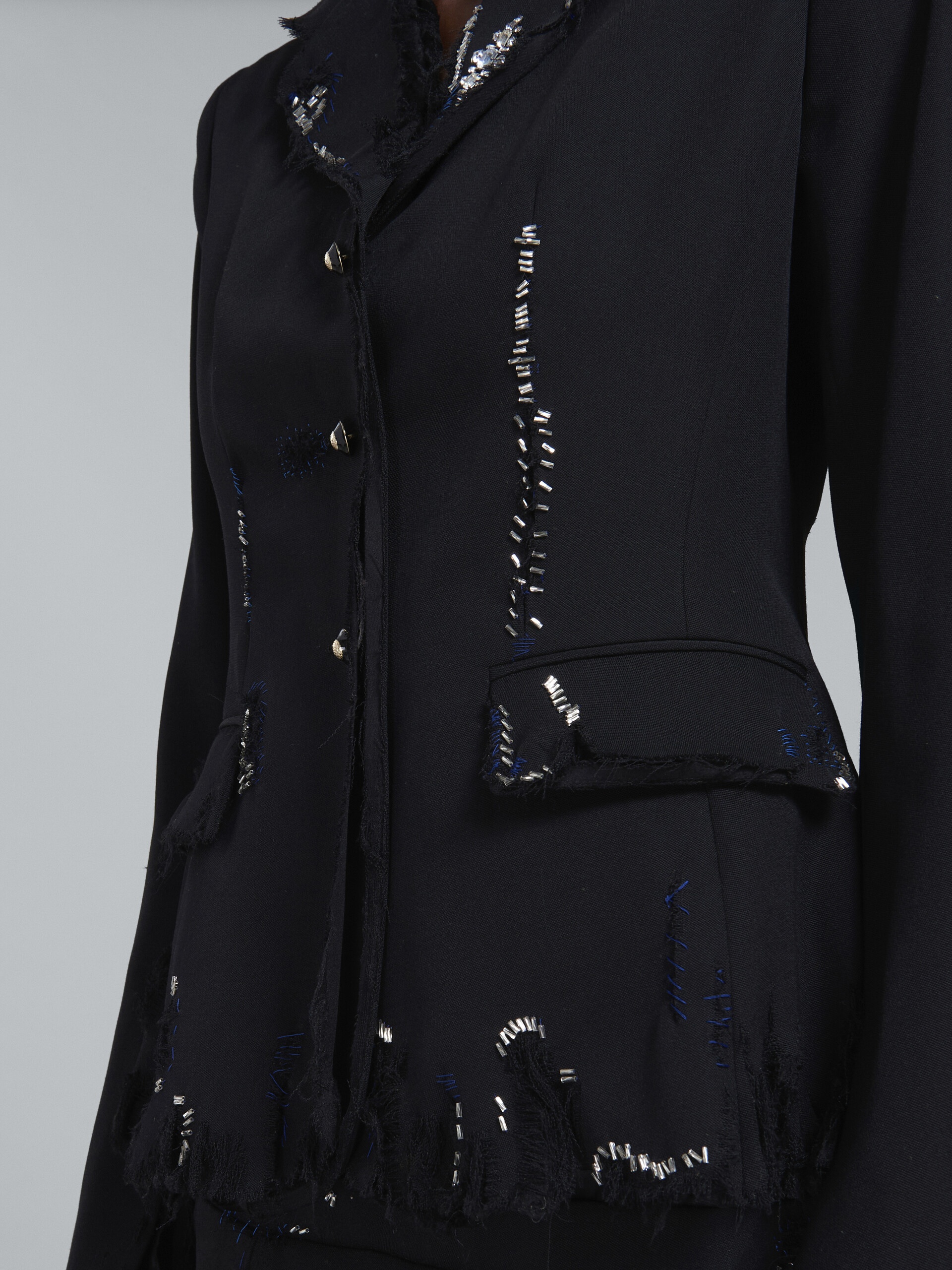 BLACK FITTED WOOL BLAZER WITH EMBROIDERY - 5
