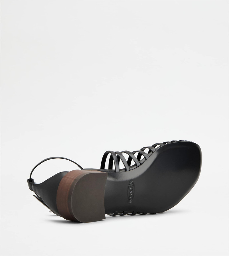 SANDALS IN LEATHER - BLACK 4