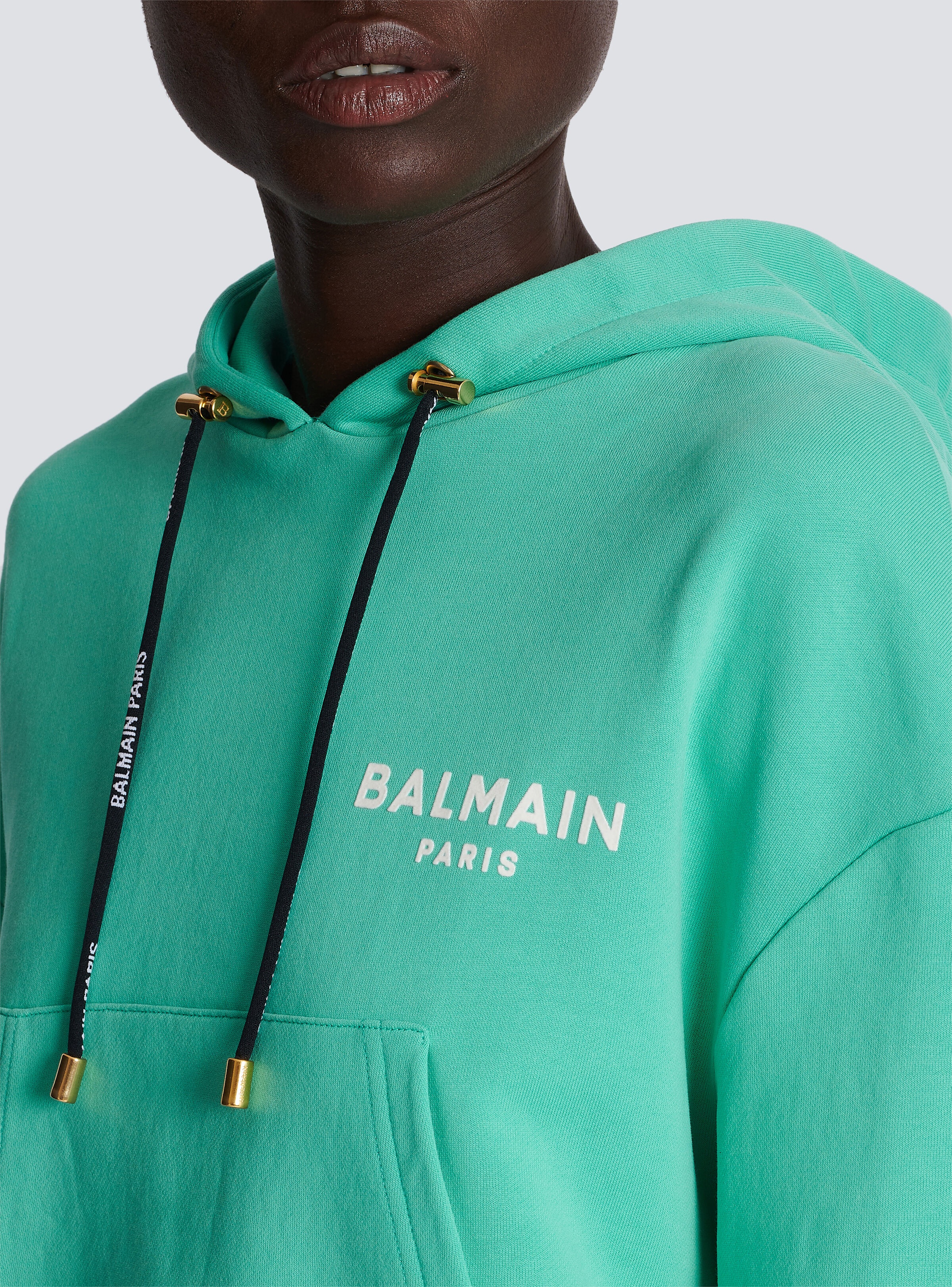 Cropped cotton sweatshirt with flocked Balmain logo - 6