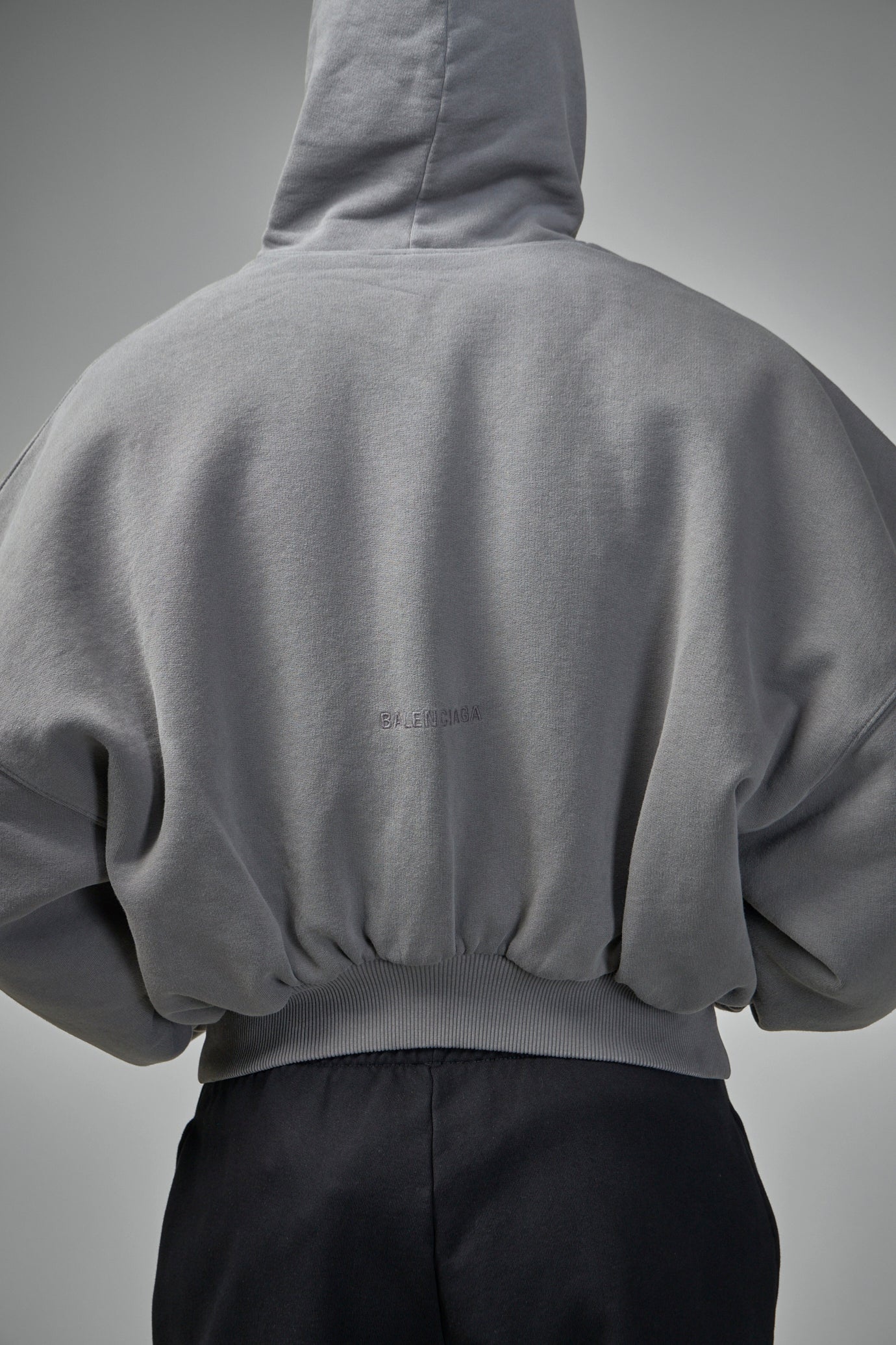 【BALENCIAGA】Human Being Round Zip-up Hoodie フーディ BALENCIAGA Human Being Round Zip-Up Hoodie | labelsfashion