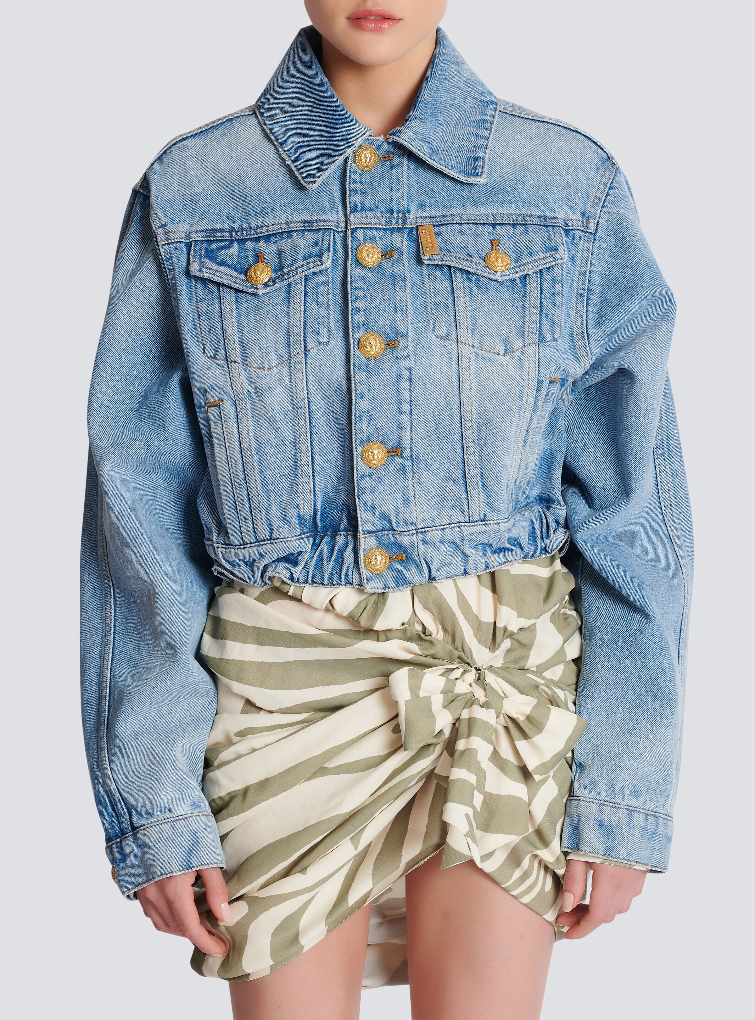 Short jacket in faded denim - 5