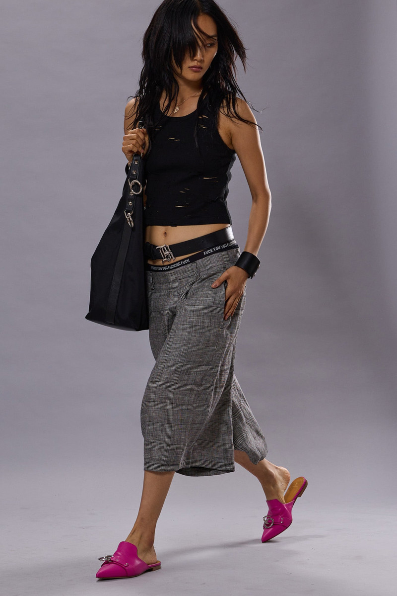 R13 DISTRESSED TANK - BLACK outlook