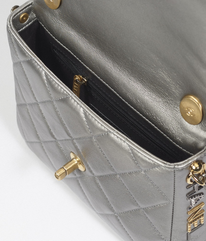 CHANEL Mini Flap Bag outlook