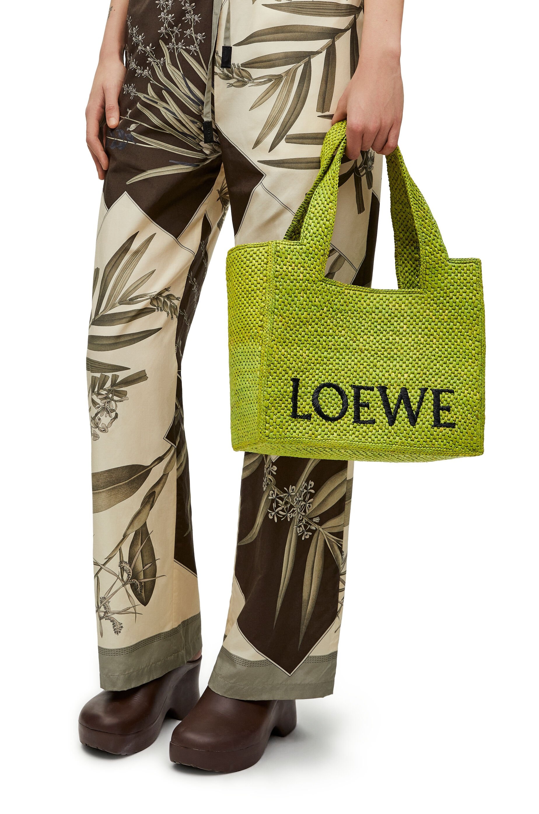 Medium LOEWE Font Tote in raffia - 2