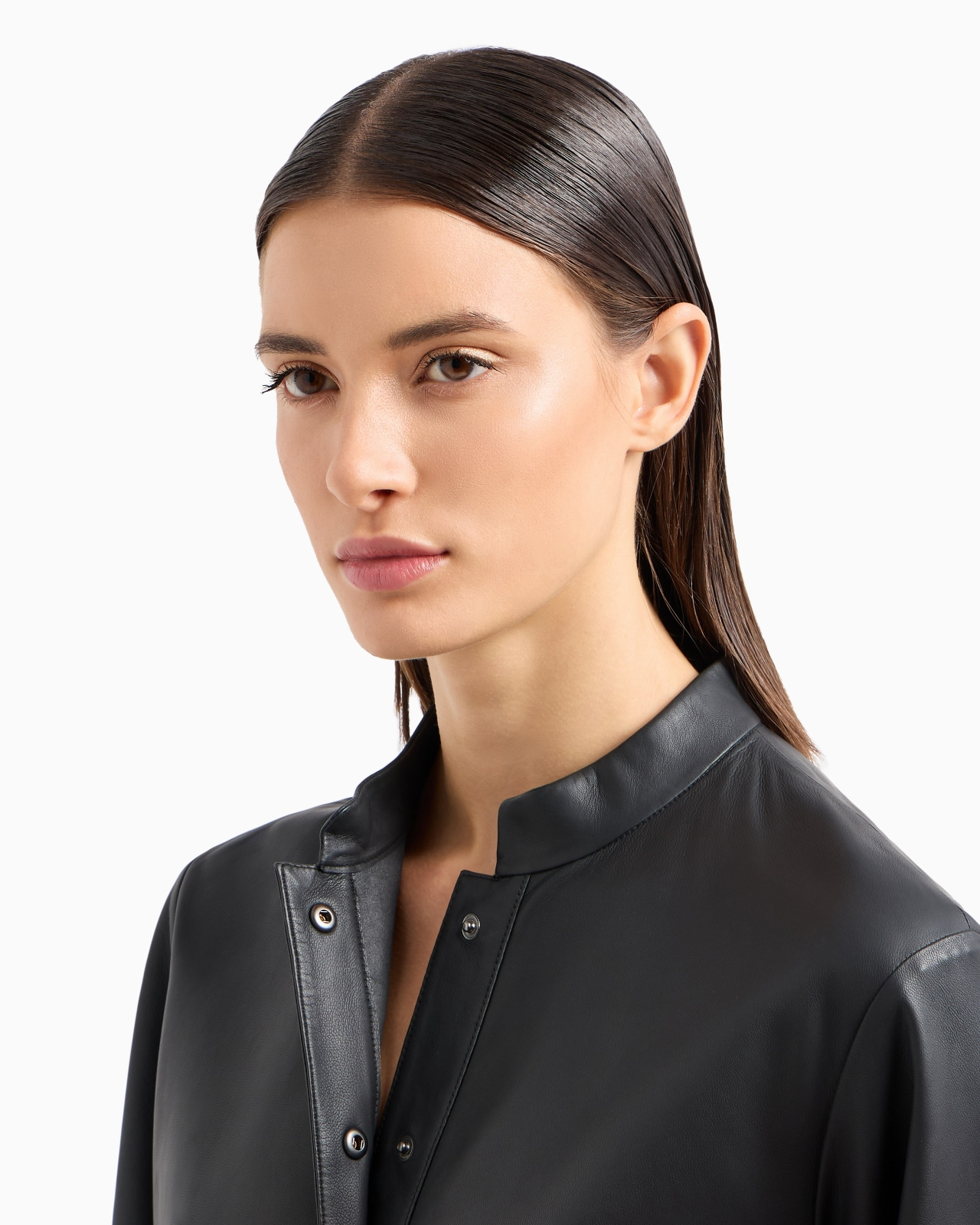 Short-sleeved dress in semi-aniline lambskin nappa leather with a belt - 5
