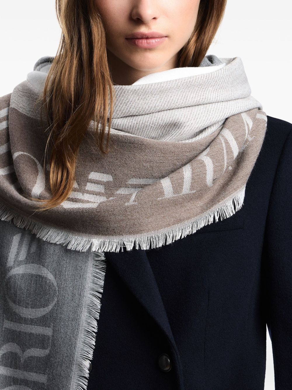 logo-jacquard fringed scarf - 3