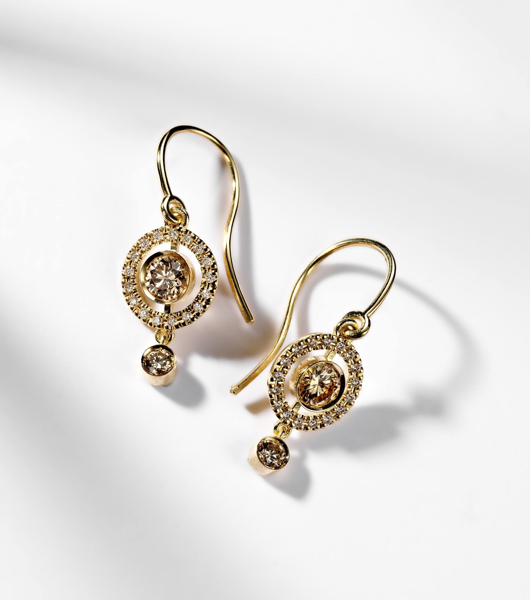 Orbit 18kt gold drop earrings with diamonds - 5