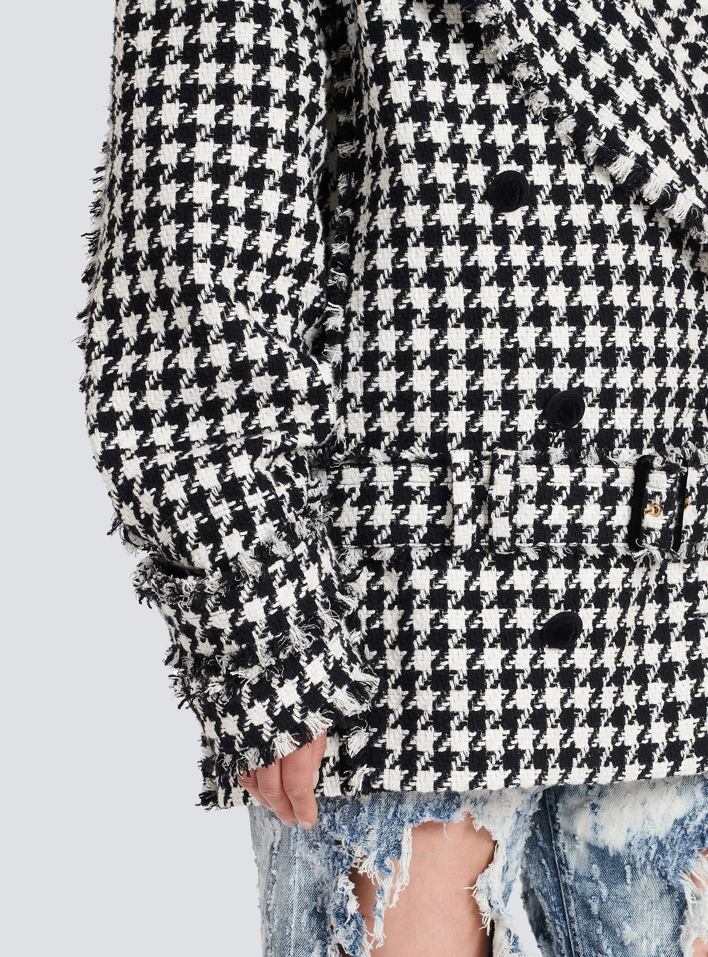 Wool and tweed pea coat with double-buttoned fastening - 8