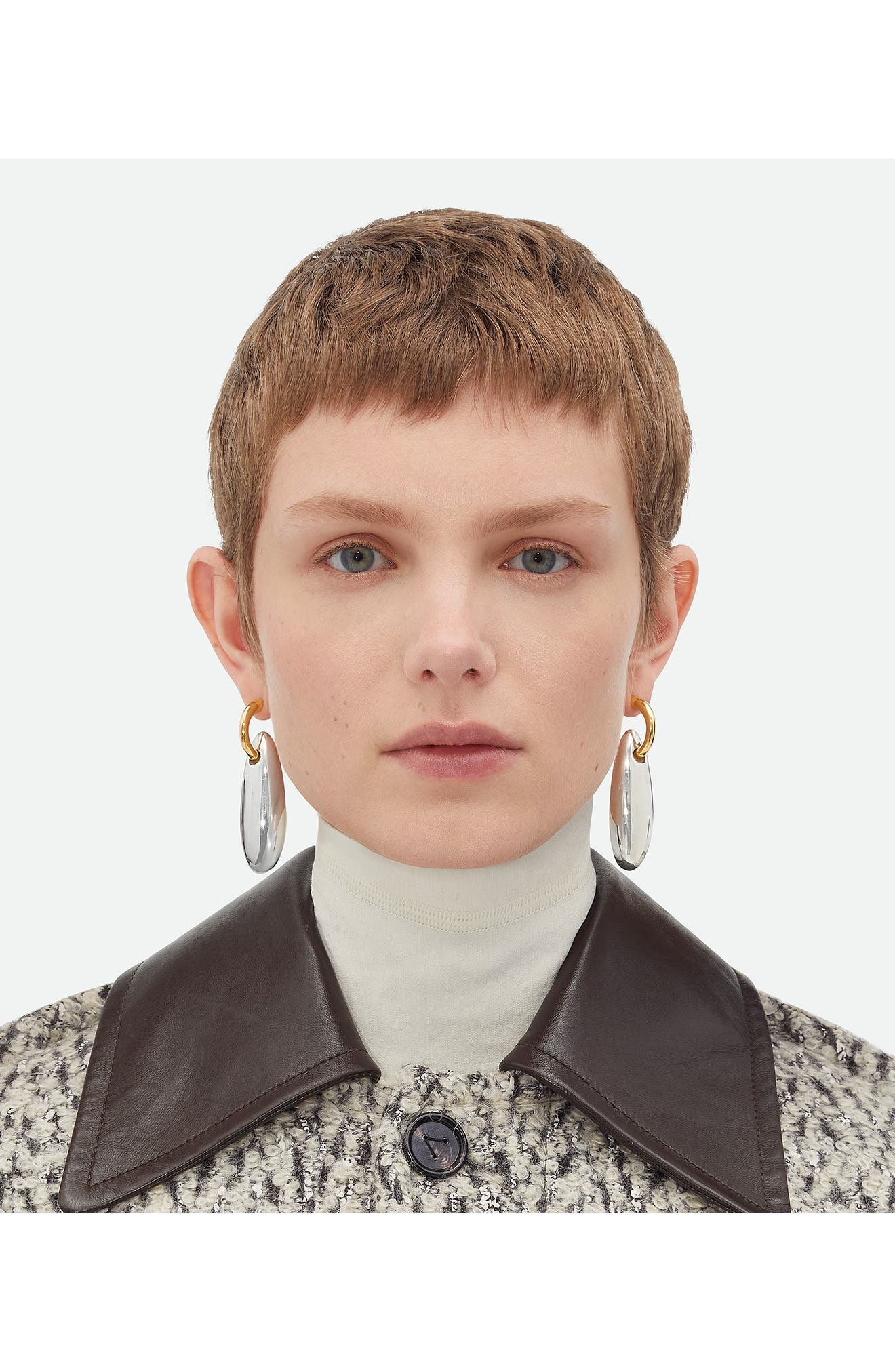 Bottega Veneta Large Ellipse Drop Huggie Hoop Earrings in Silver/Yellow Gold at Nordstrom - 4