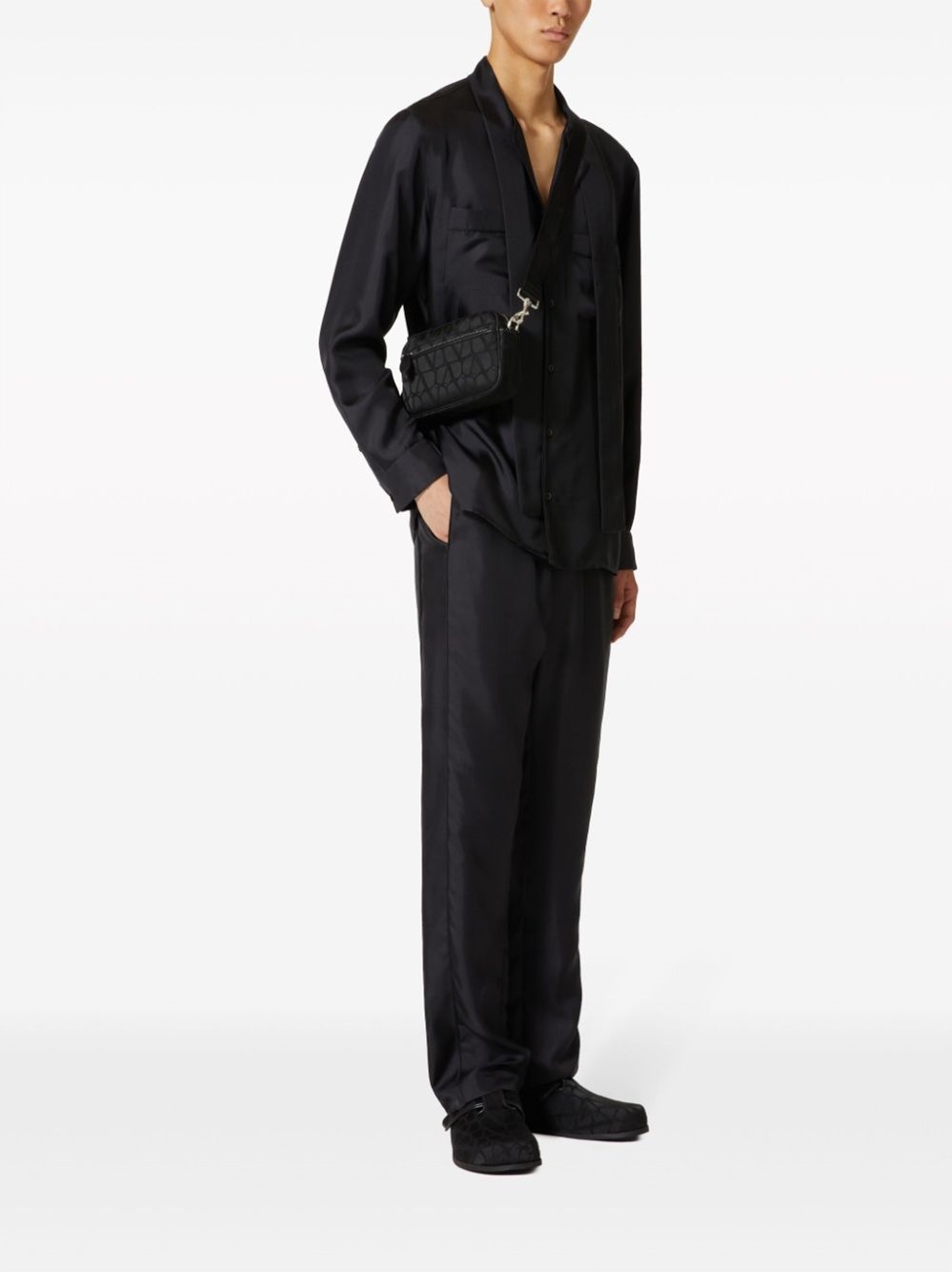 Shoulder bag with texture - 2
