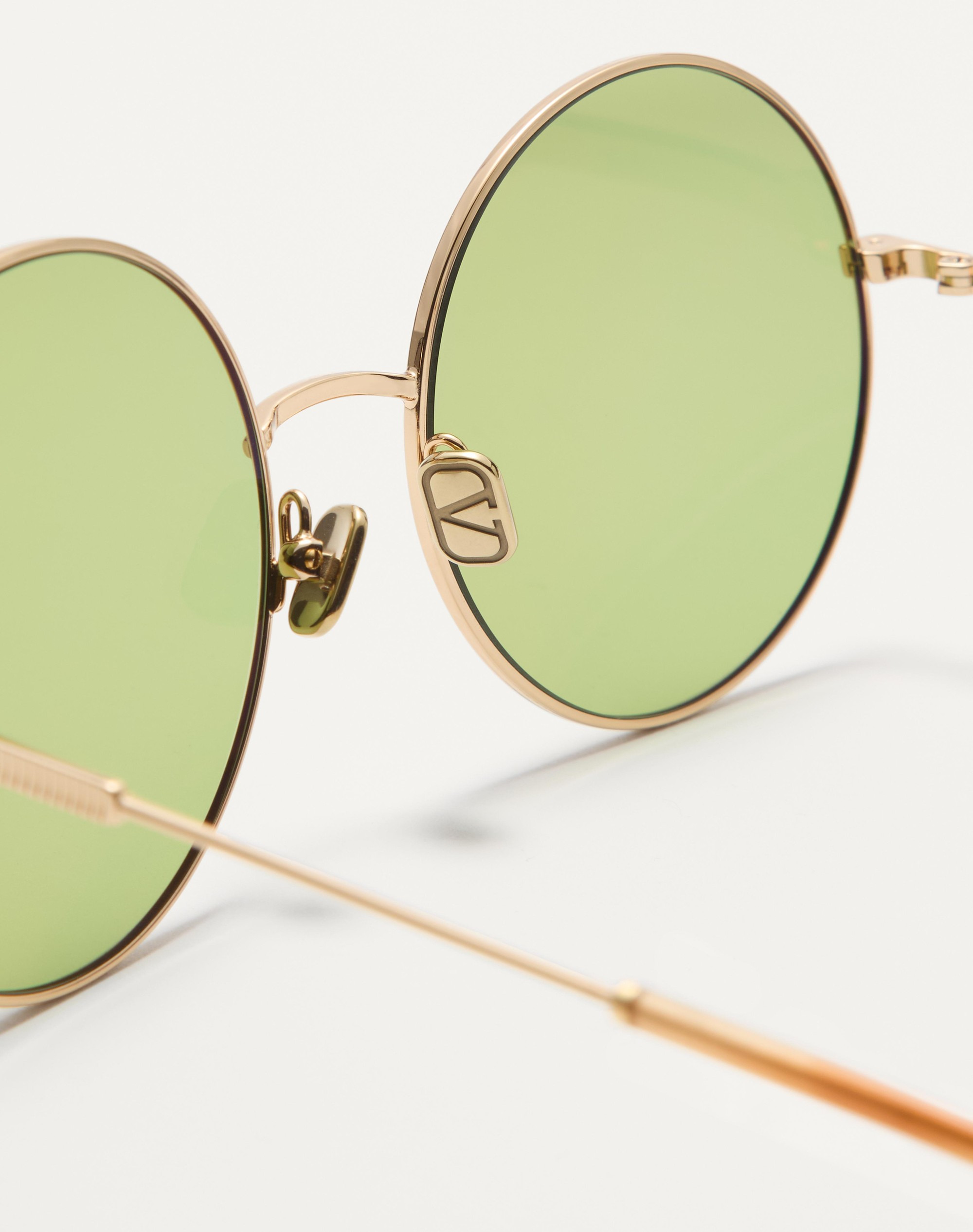 ROUND OVERSIZED METAL FRAME - 8