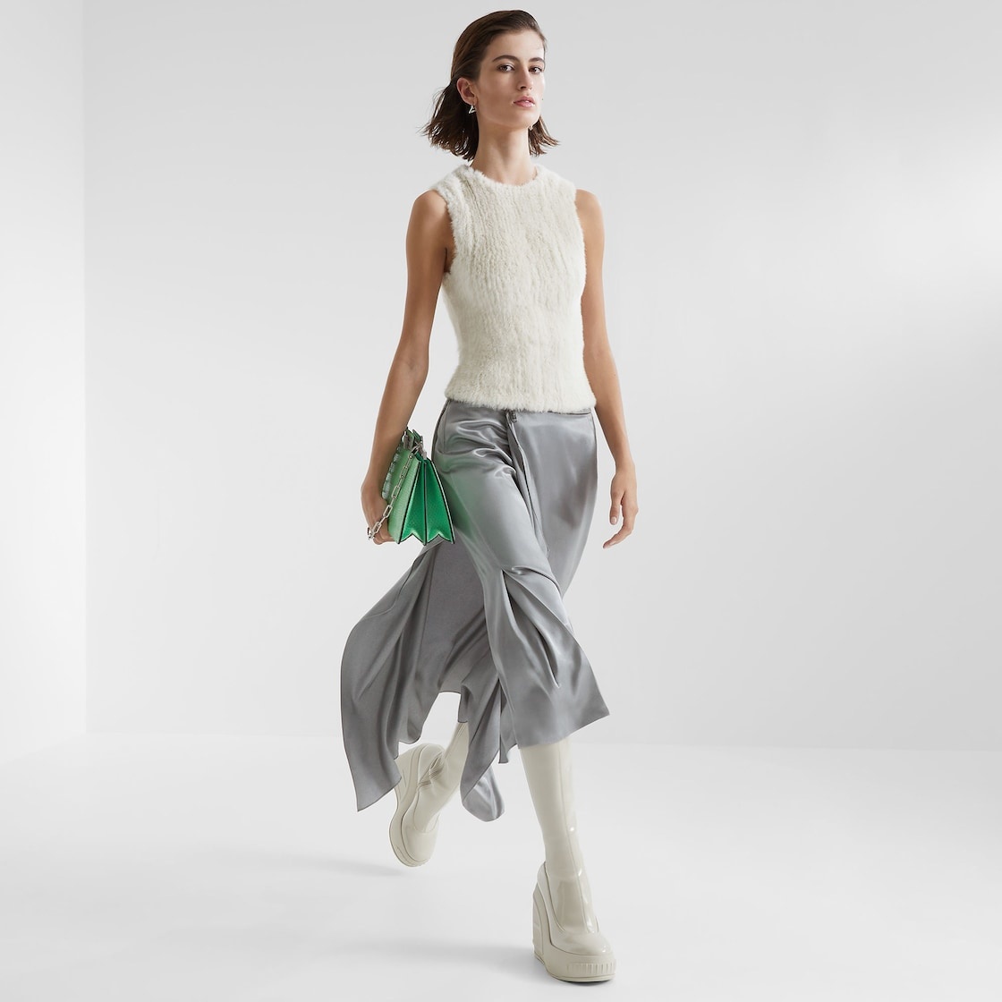 スカート FENDI SS23 Grey satin skirt (FQ7449ANQ9 F0RTU) Fendi satin skirt - Women – myCompañero