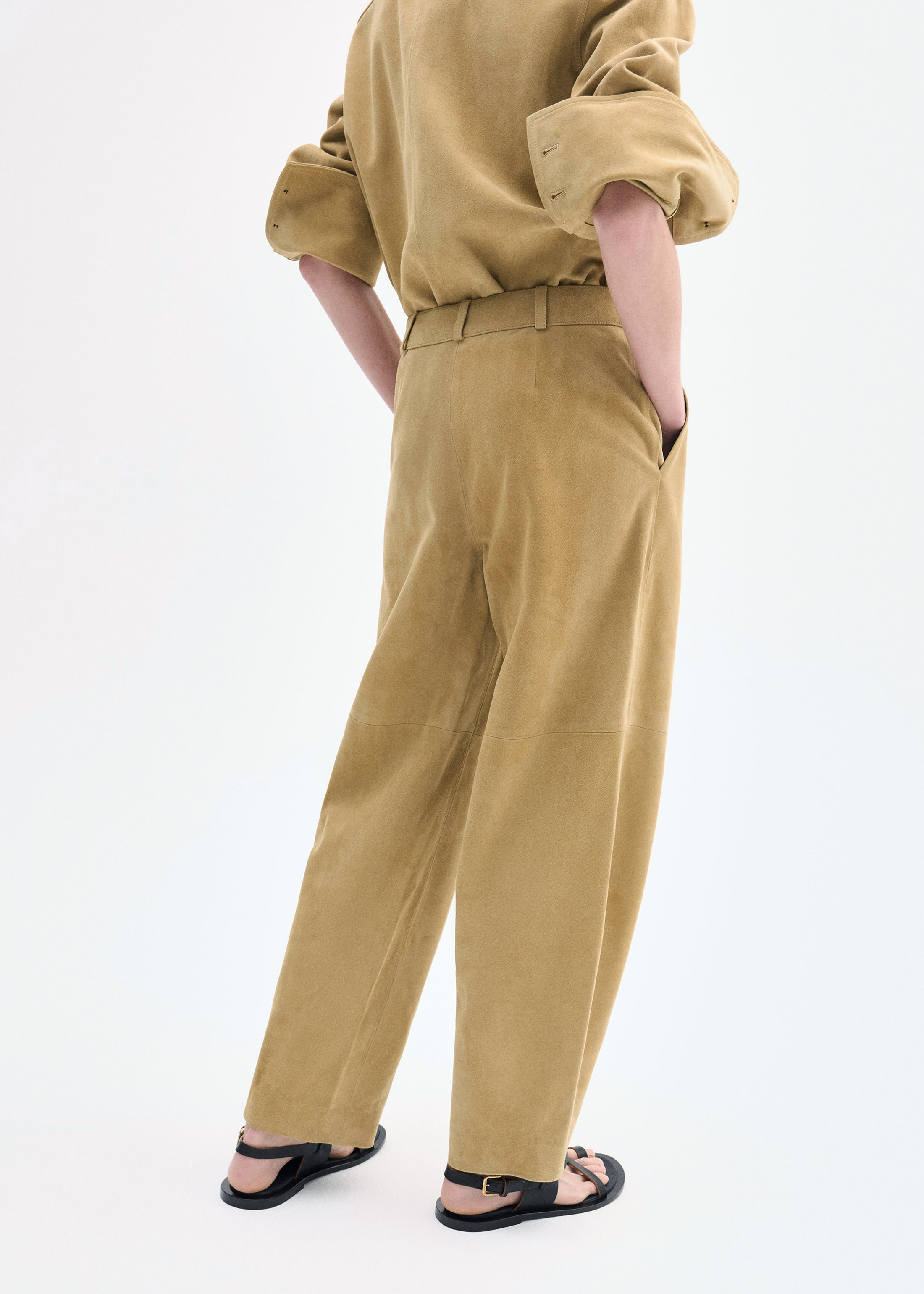 Curved Trouser in Suede - 6