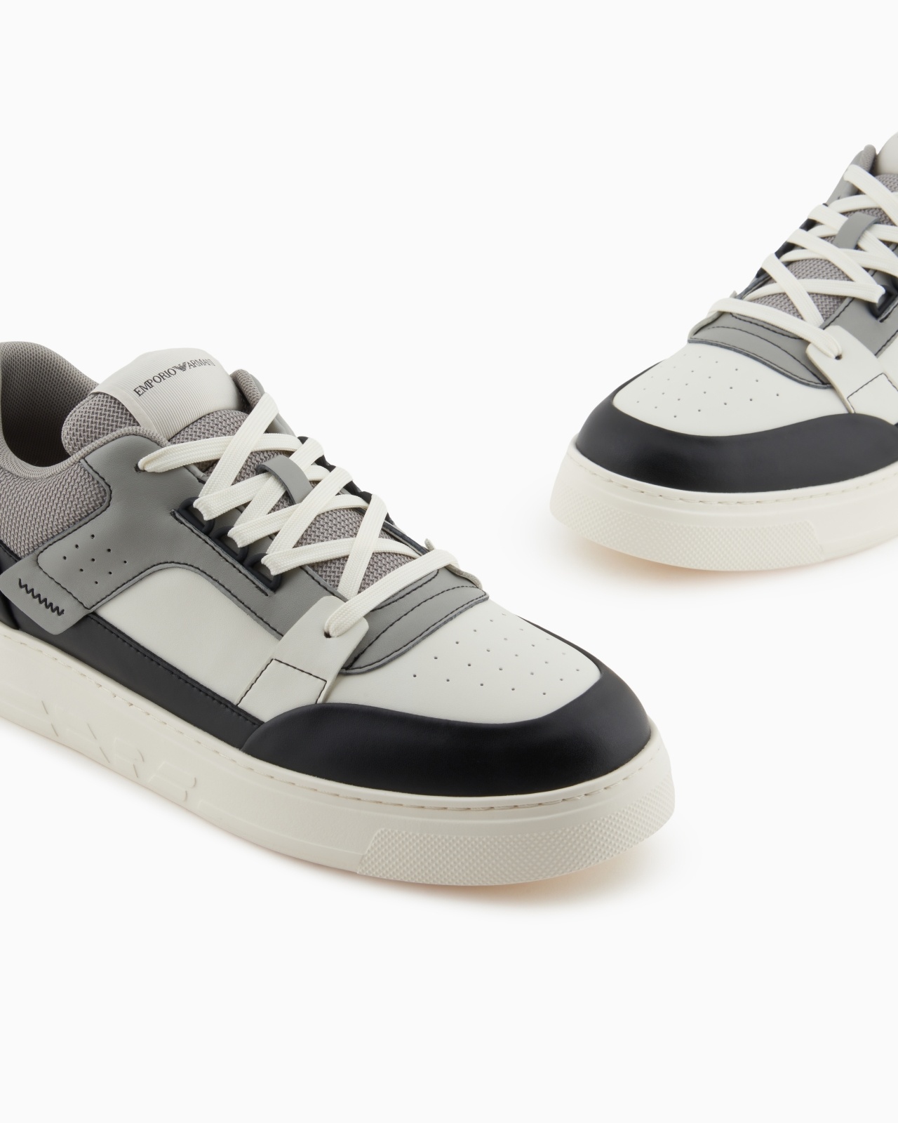 LEATHER AND MESH SNEAKERS WITH CONTRASTING DETAILS - 5