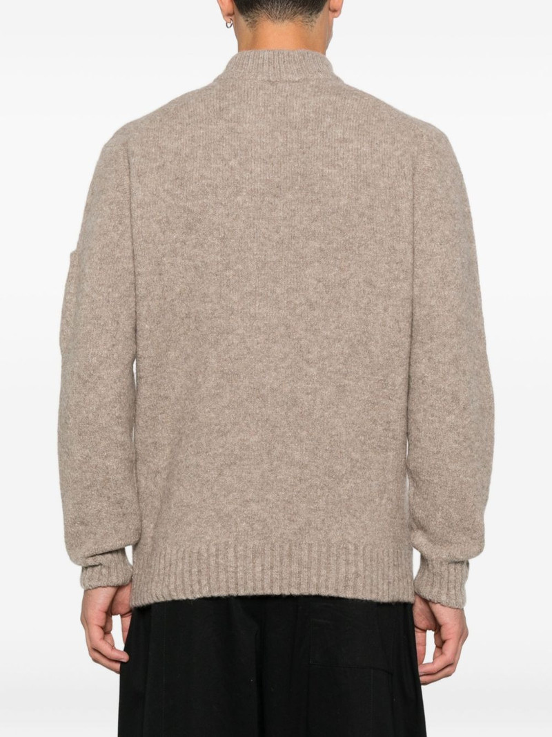 Lens-detail sweater 4