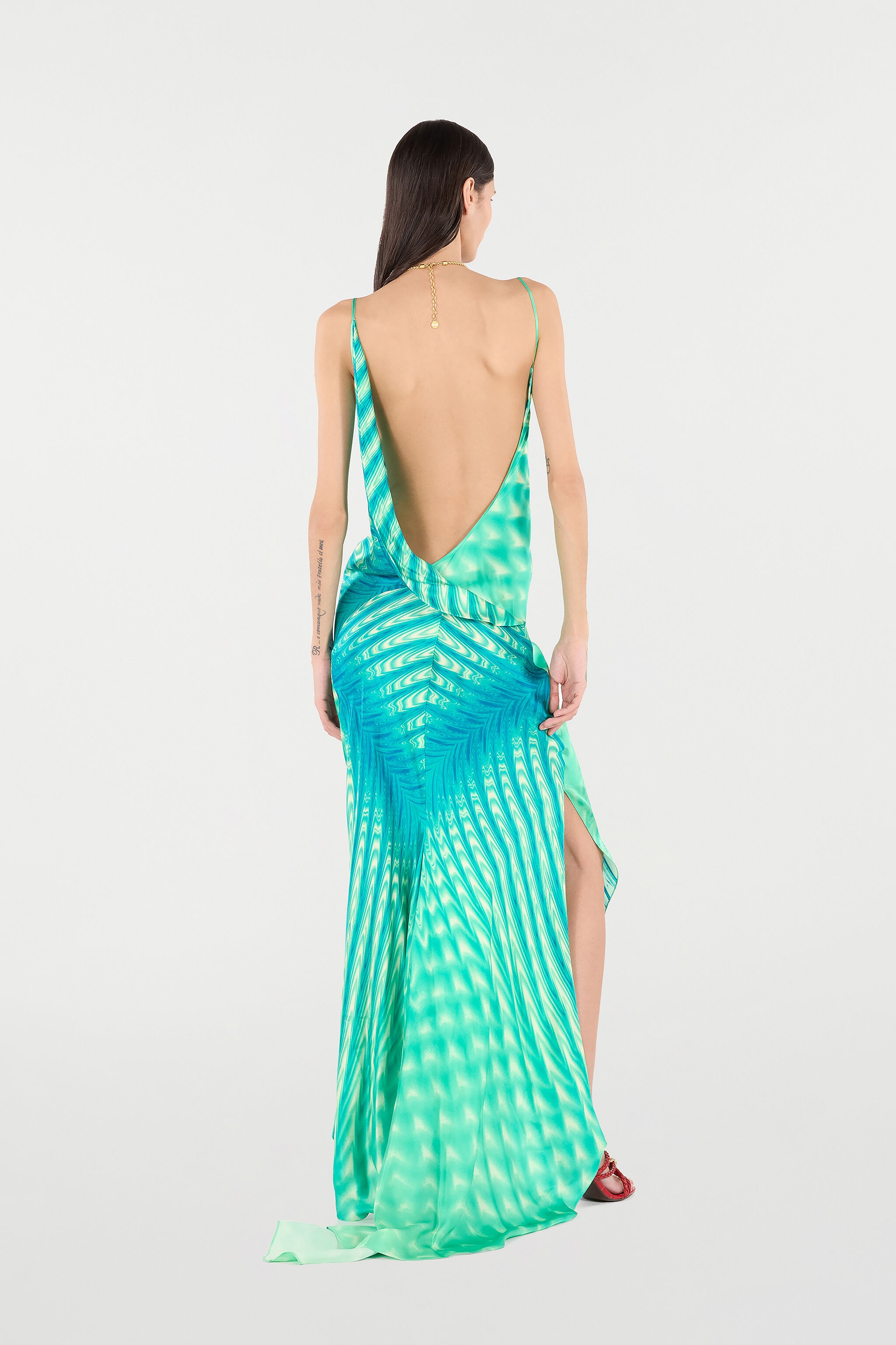 Dress With Psychedelic Print And Necklace - 4