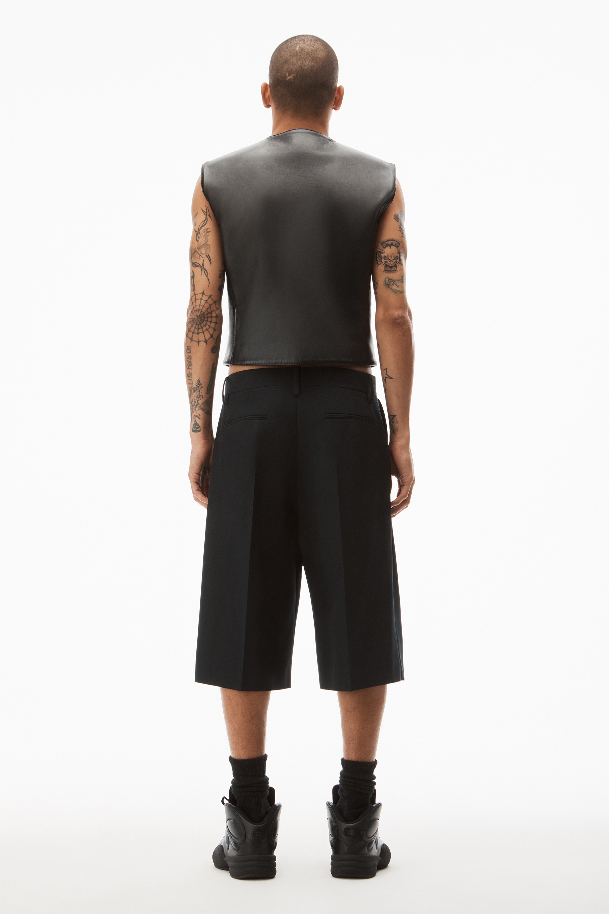 THREE PLEAT TAILORED SHORT IN WOOL BLEND - 5