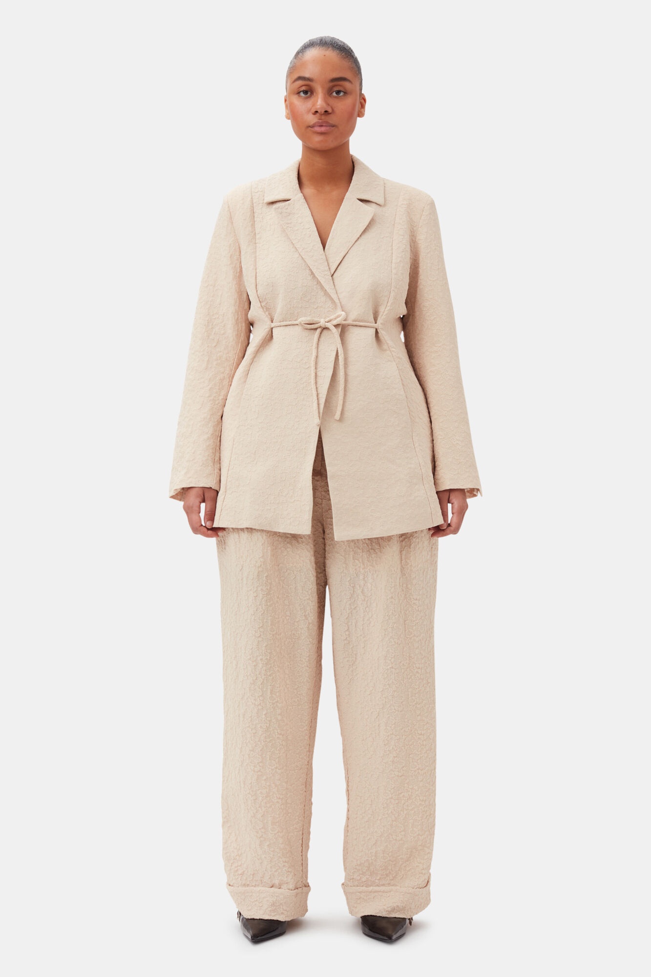 BEIGE TEXTURED SUITING MID WAIST PANTS - 6