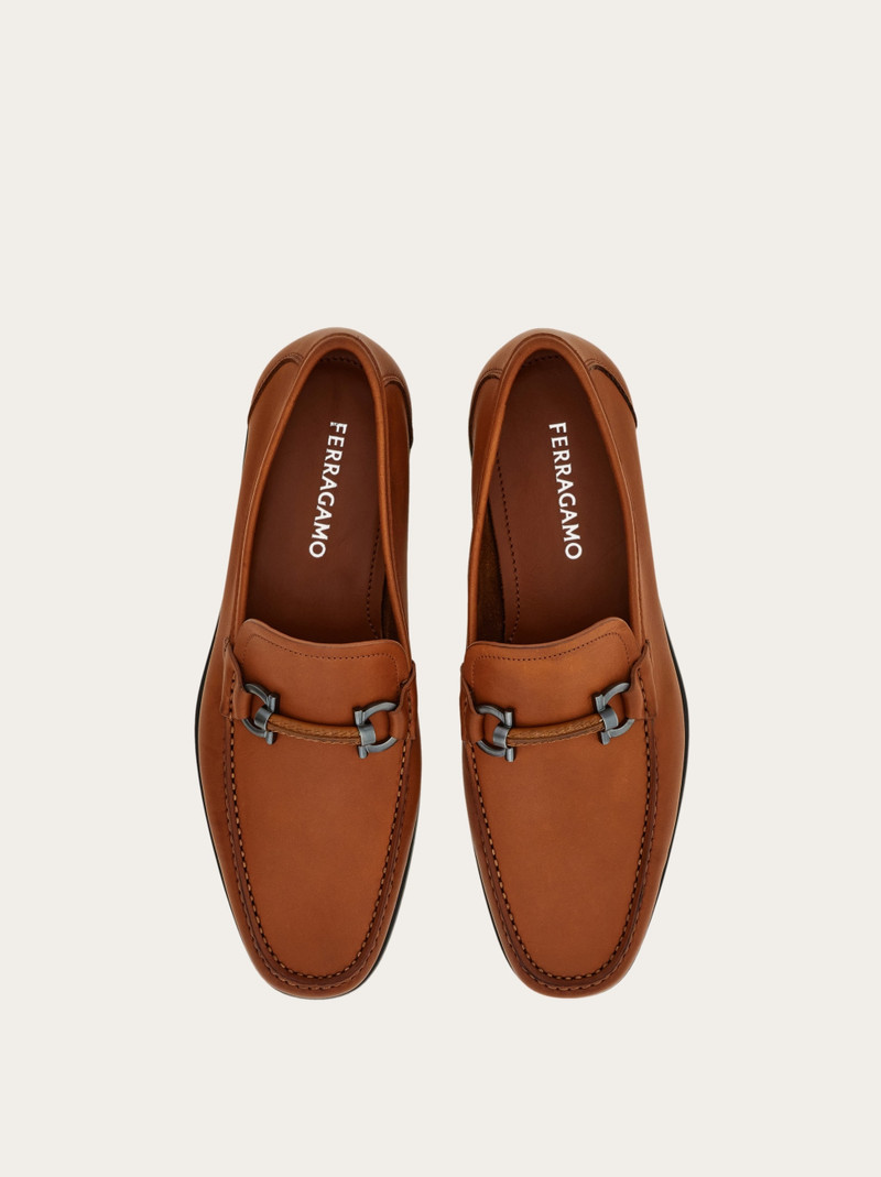 FERRAGAMO Gancini ornament loafer outlook