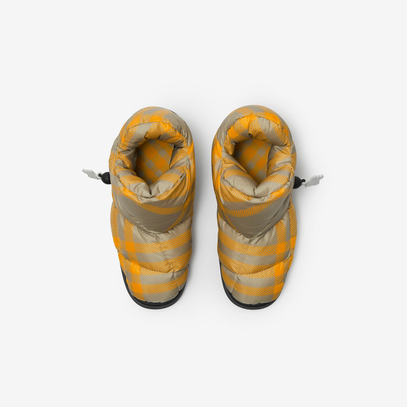 Check Pillow Boots 5