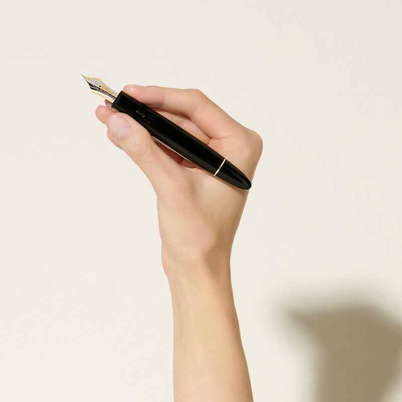 Montblanc MEISTERSTÜCK GOLD-COATED 149 FOUNTAIN PEN (B) outlook