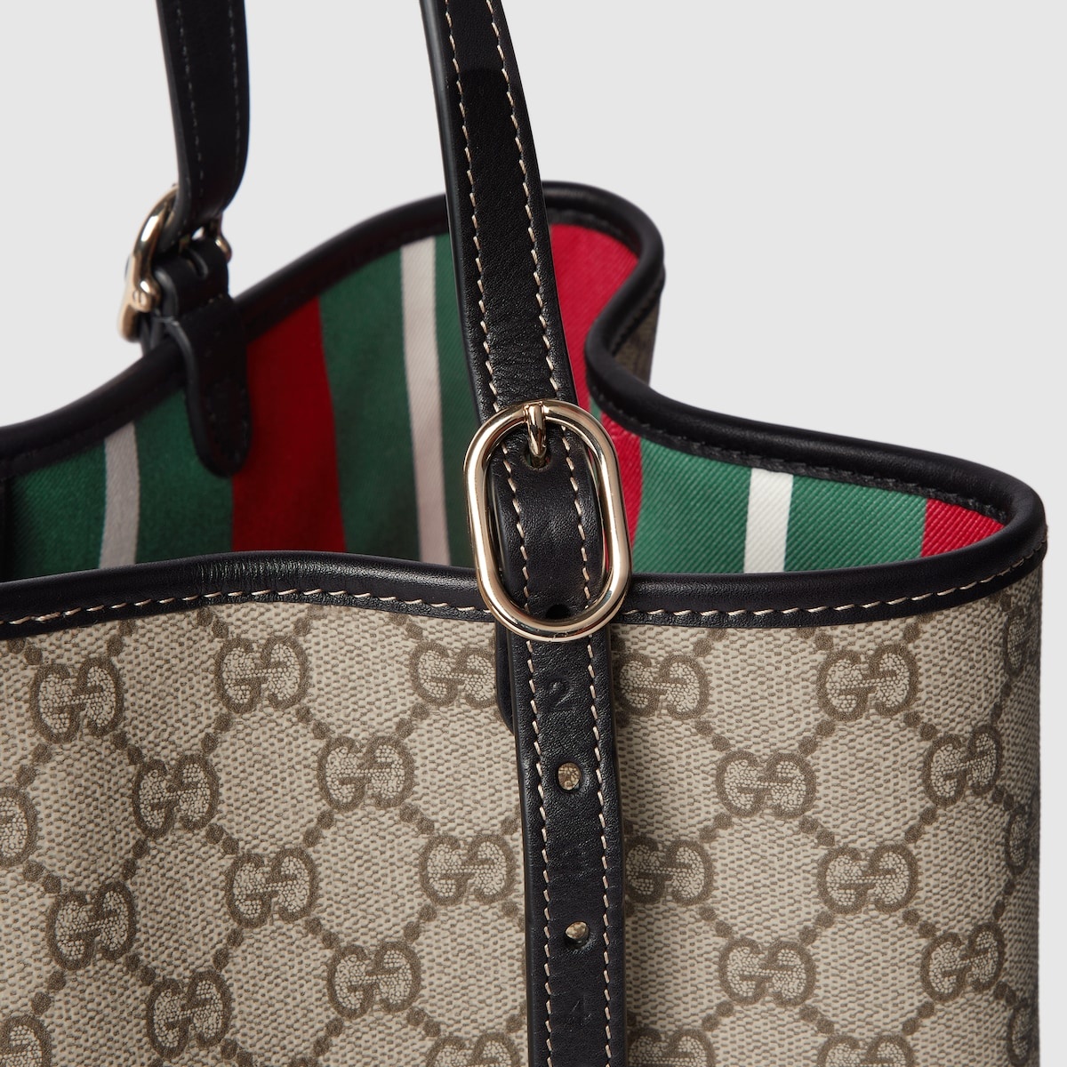 トートバッグ GUCCI Medium-sized GG Emblem black shopping bag Gucci Medium GG-emblem Tote Bag | Black | FARFETCH