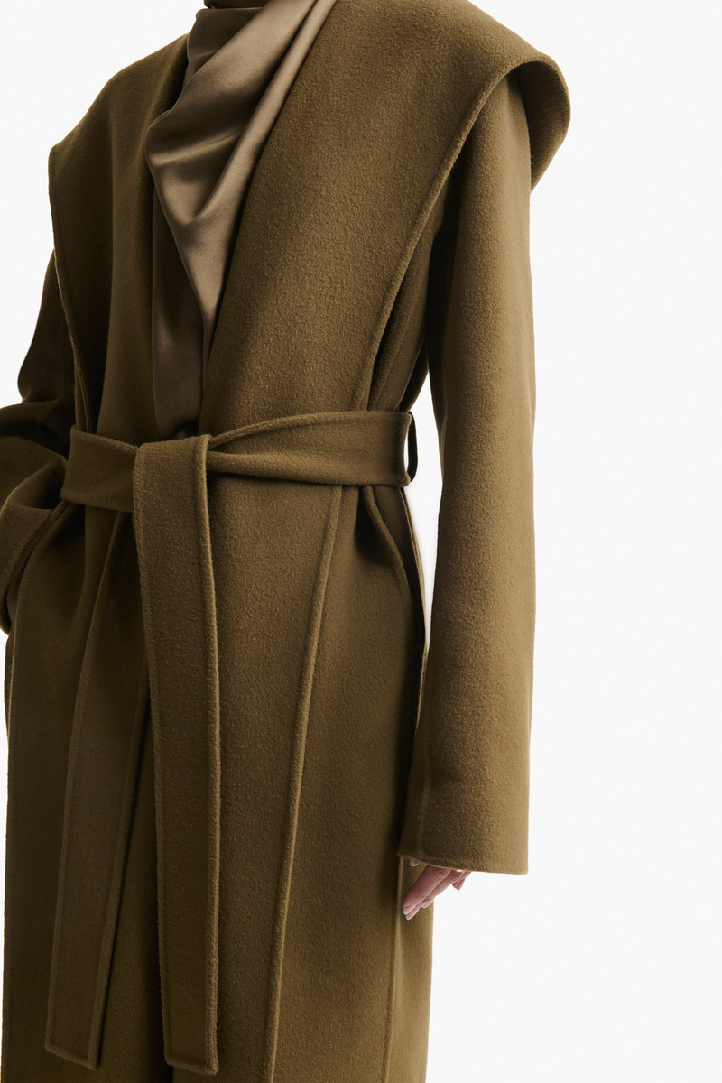 COLE COAT 6