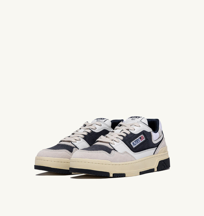 AUTRY CLC LOW SNEAKERS IN WHITE AND SPACE BLUE LEATHER AND SUEDE outlook
