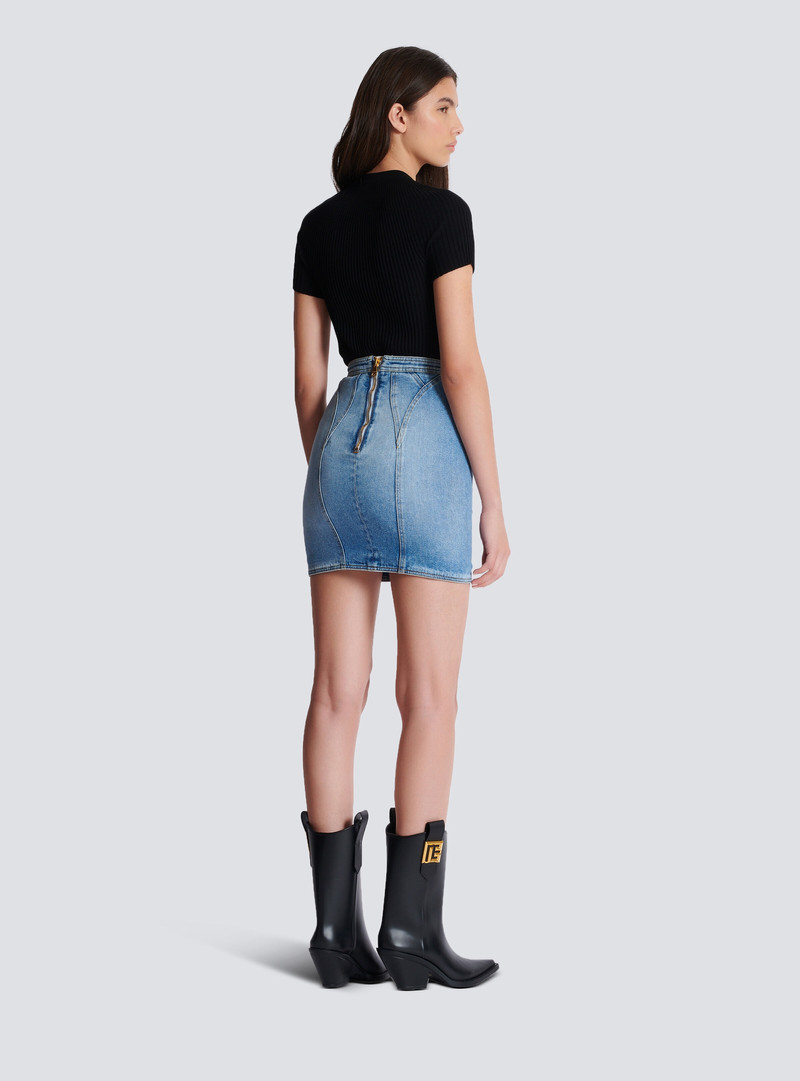 Buttoned denim skirt 4