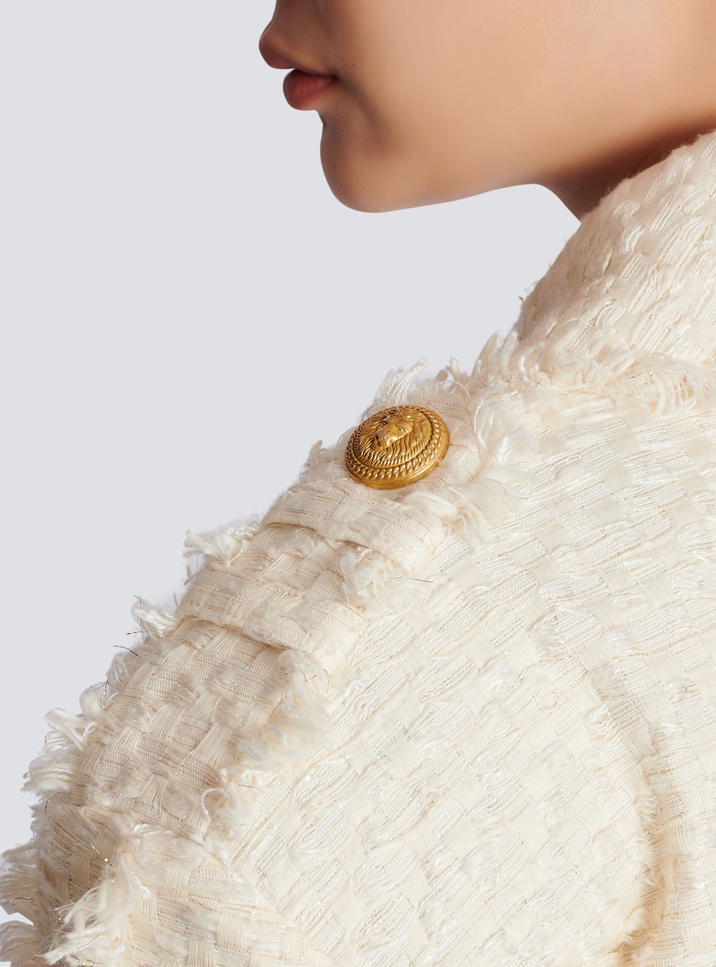 Short fringed tweed jacket - 8