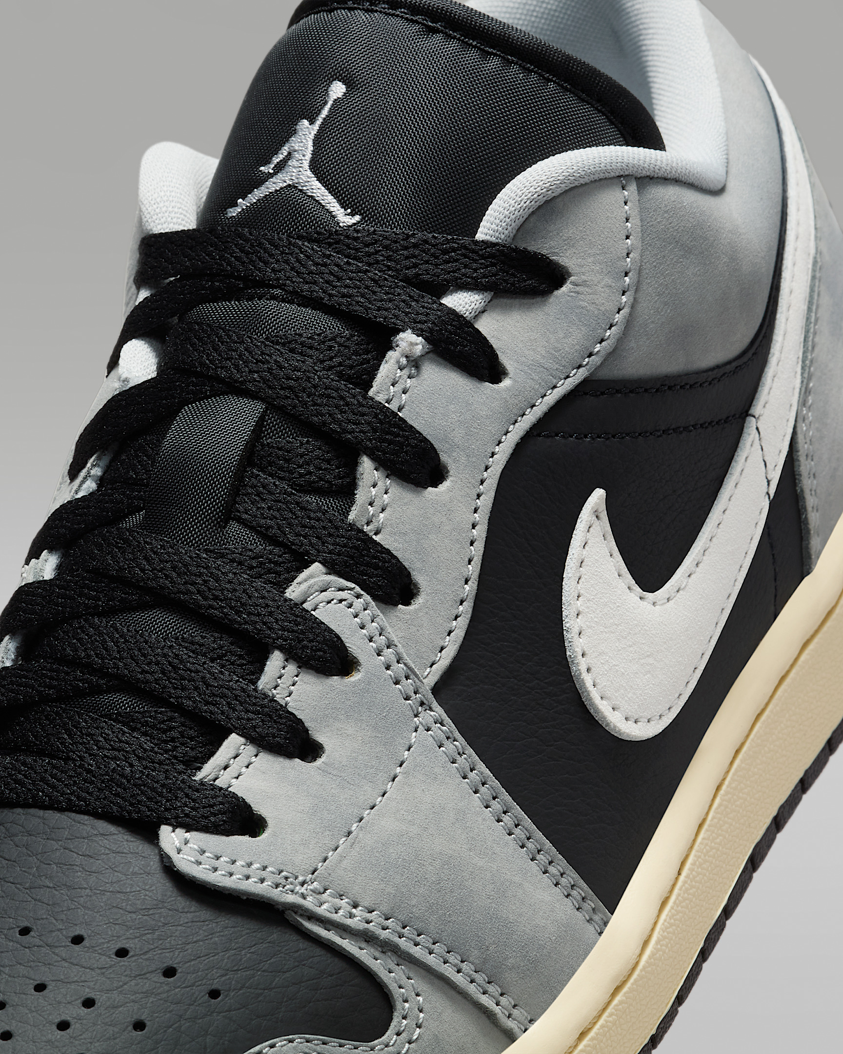 Air Jordan 1 Low SE Men's Shoes - 7
