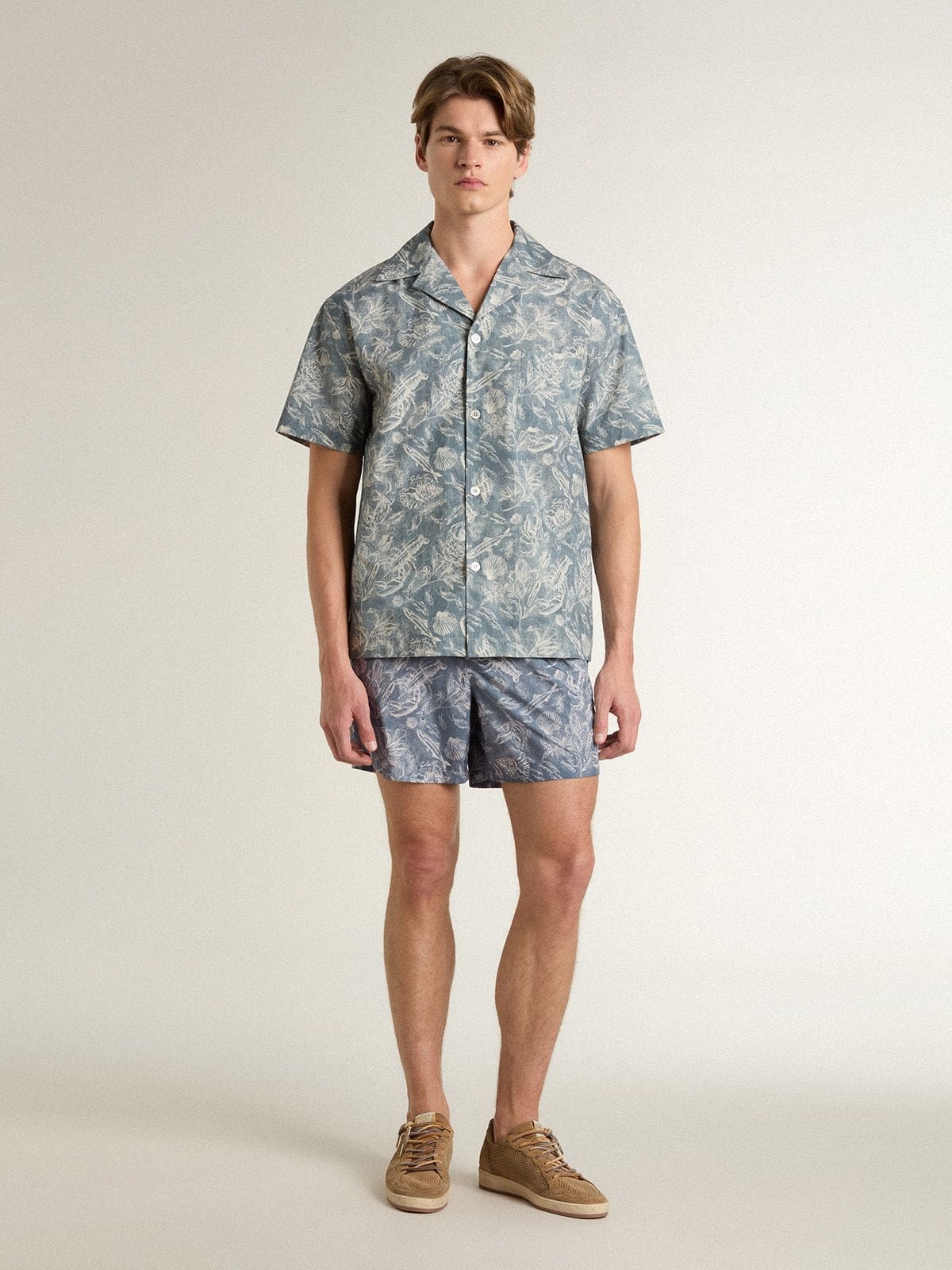 Men's short-sleeved pajama-style poplin shirt with a blue and white marine print - 3